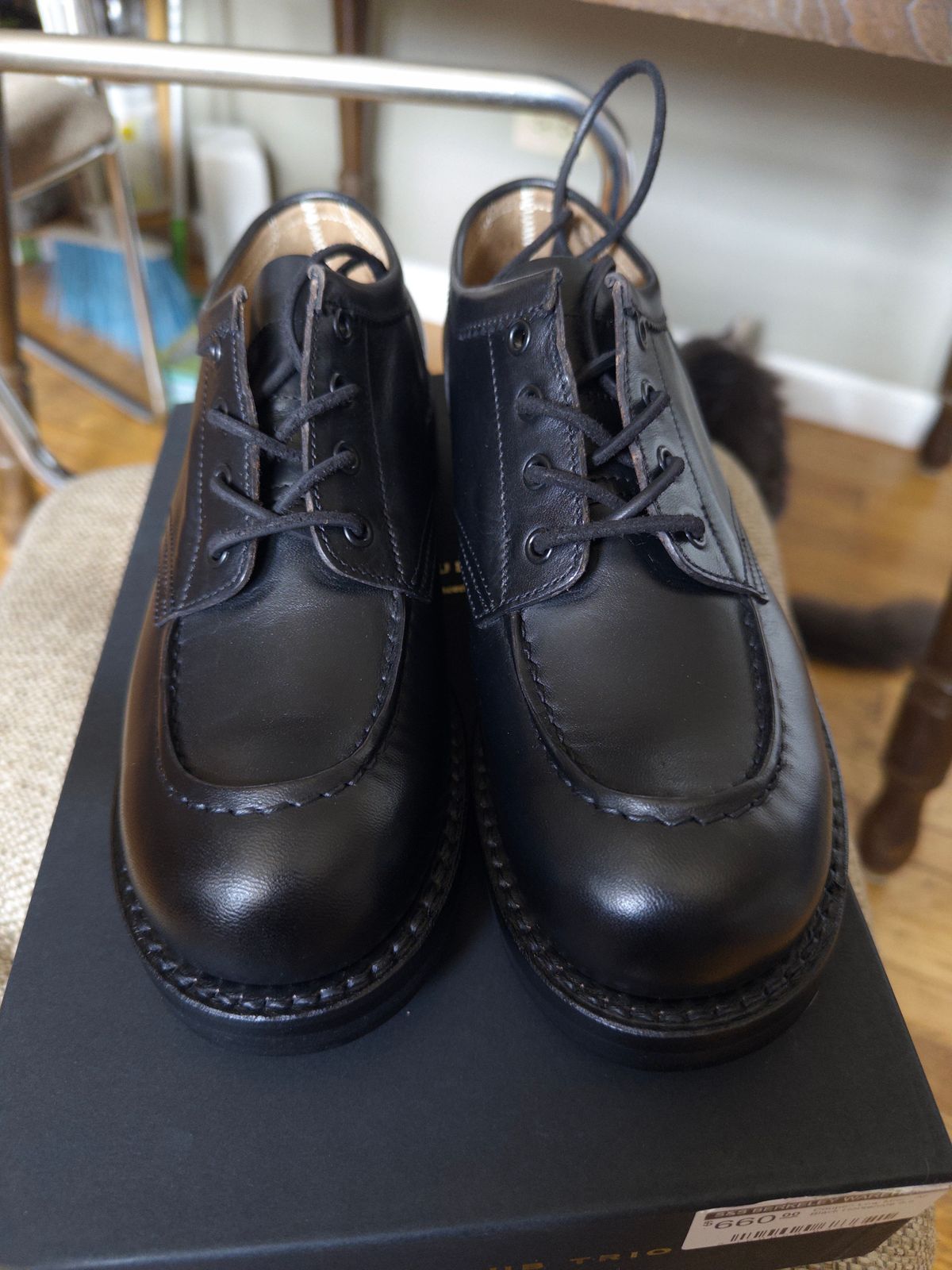 Photo by clausality on August 26, 2025 of the Rolling Dub Trio Coupen Low Moc in Black Horse Front #1020.