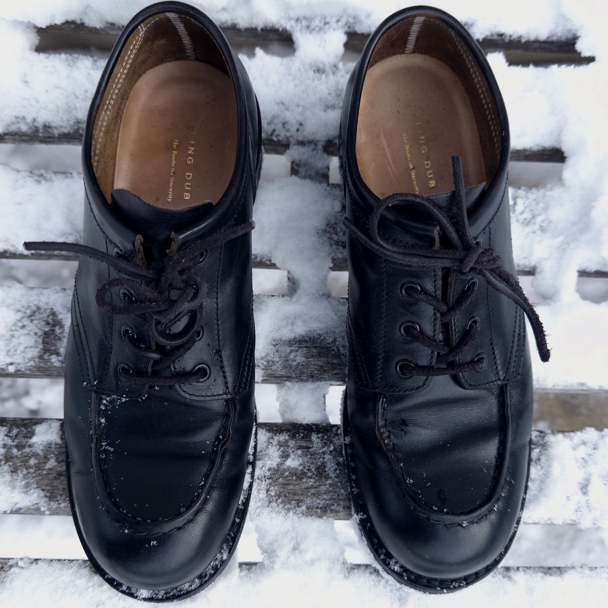 Photo by clausality on December 2, 2025 of the Rolling Dub Trio Coupen Low Moc in Black Horse Front #1020.