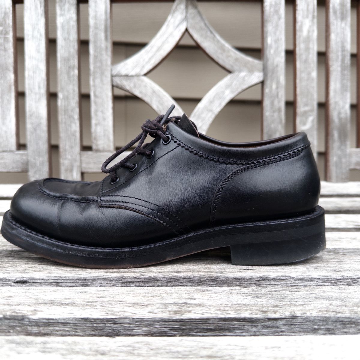 Photo by clausality on January 3, 2026 of the Rolling Dub Trio Coupen Low Moc in Black Horse Front #1020.