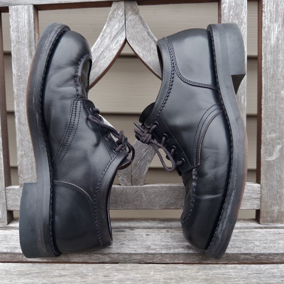 Photo by clausality on January 3, 2026 of the Rolling Dub Trio Coupen Low Moc in Black Horse Front #1020.