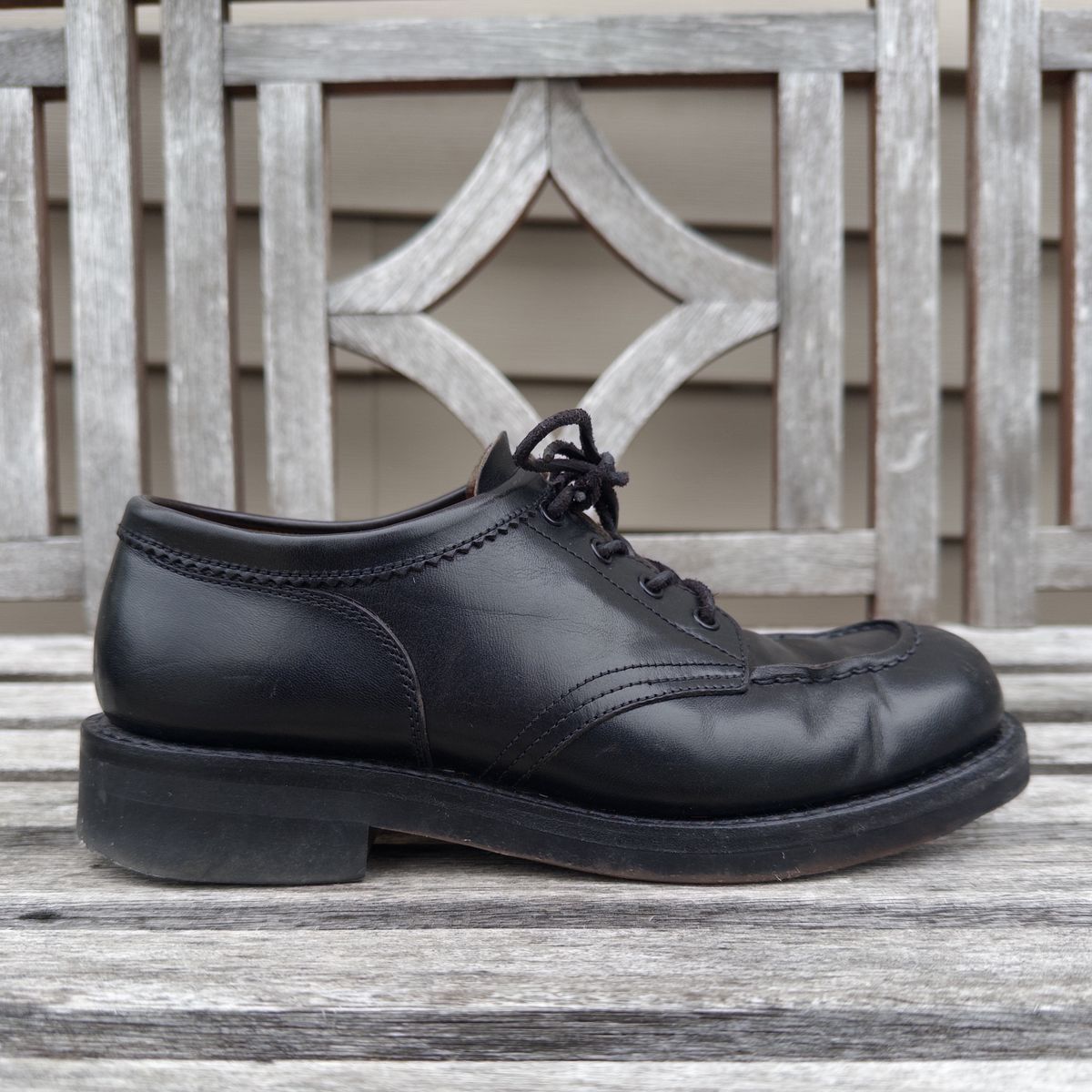 Photo by clausality on January 3, 2026 of the Rolling Dub Trio Coupen Low Moc in Black Horse Front #1020.