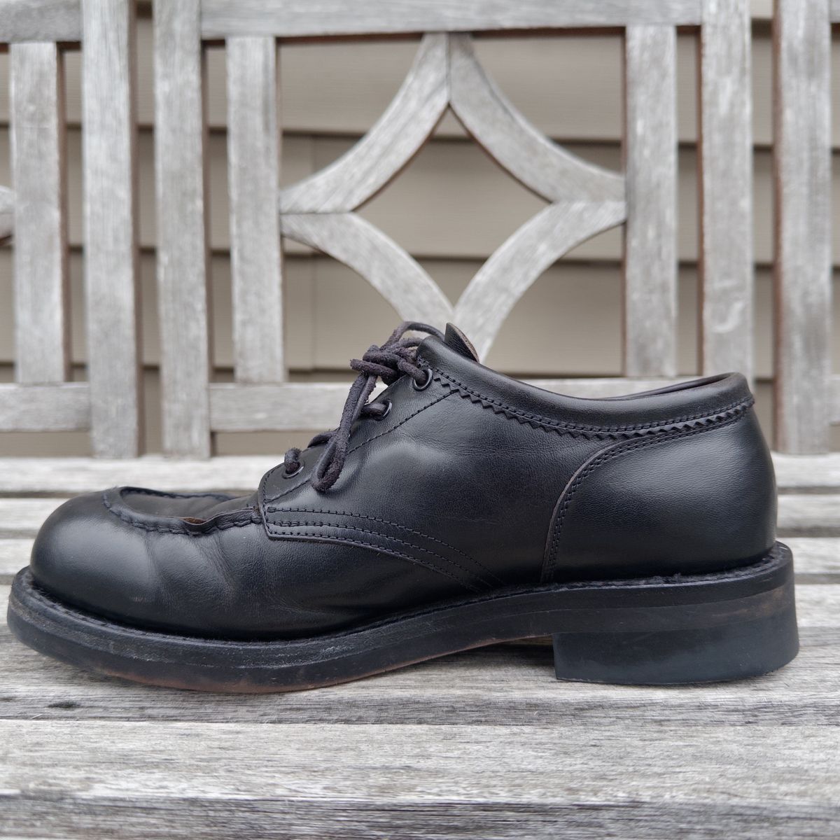 Photo by clausality on January 3, 2026 of the Rolling Dub Trio Coupen Low Moc in Black Horse Front #1020.