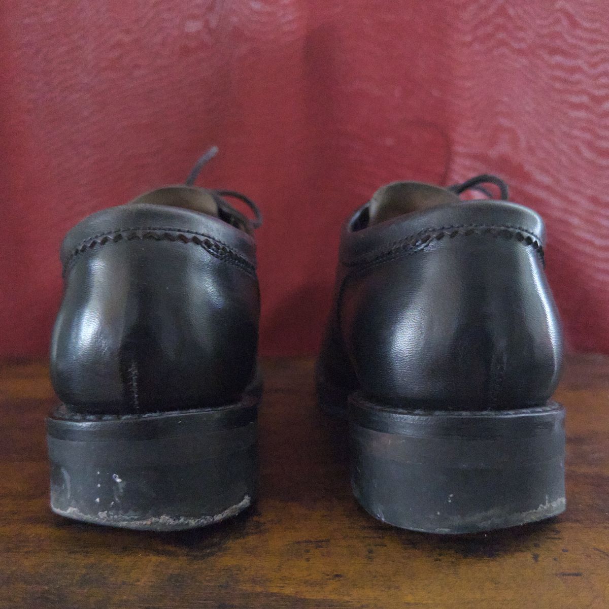 Photo by clausality on February 2, 2026 of the Rolling Dub Trio Coupen Low Moc in Black Horse Front #1020.