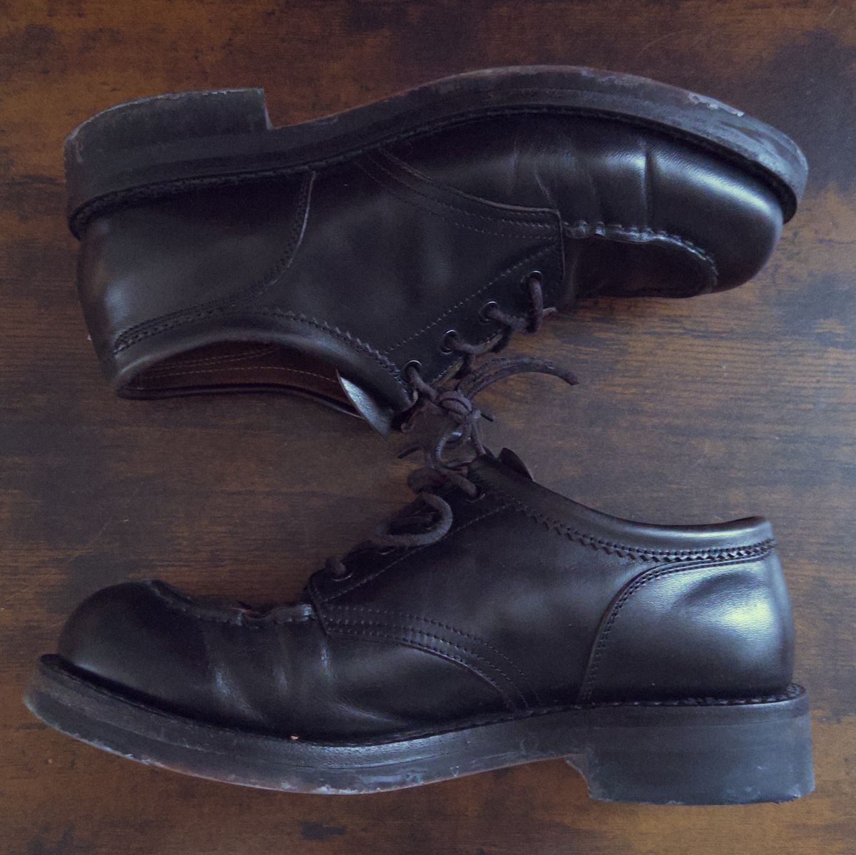 Photo by clausality on February 2, 2026 of the Rolling Dub Trio Coupen Low Moc in Black Horse Front #1020.