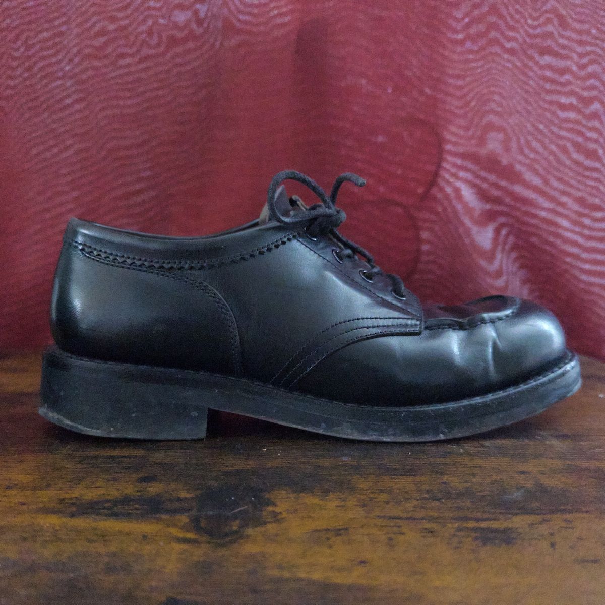 Photo by clausality on February 2, 2026 of the Rolling Dub Trio Coupen Low Moc in Black Horse Front #1020.