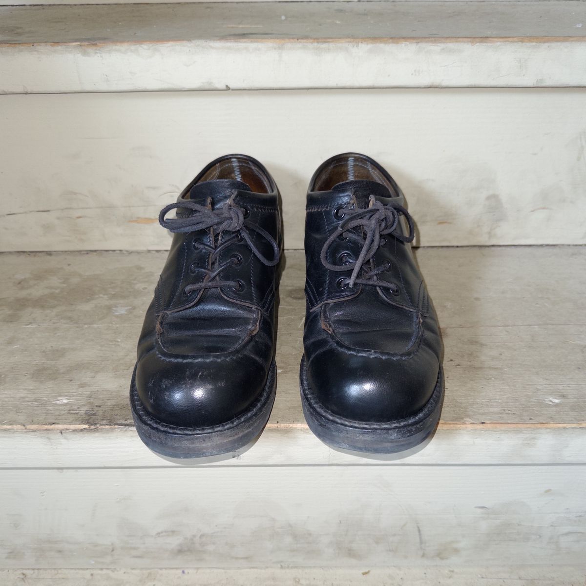 Photo by clausality on March 3, 2026 of the Rolling Dub Trio Coupen Low Moc in Black Horse Front #1020.