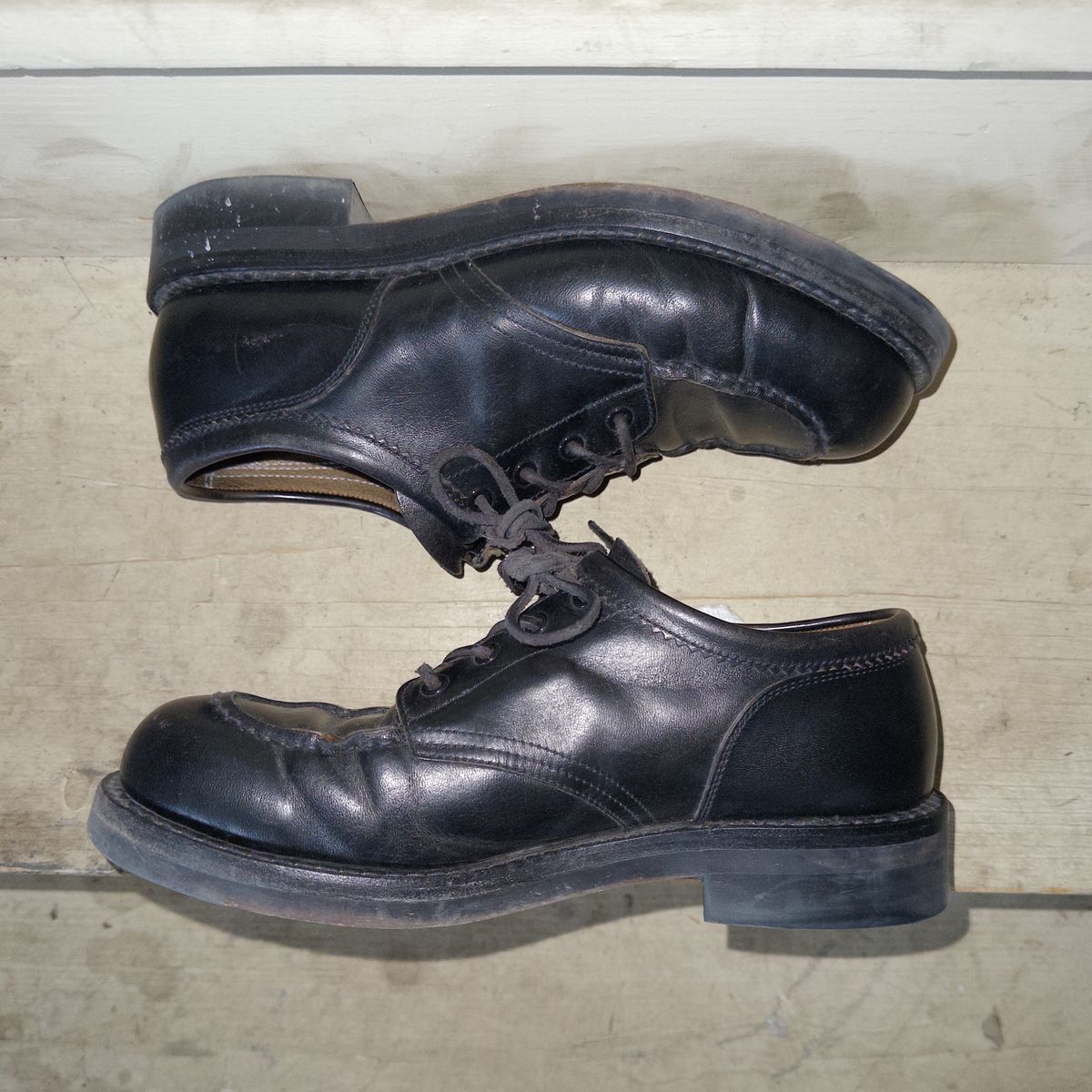 Photo by clausality on March 3, 2026 of the Rolling Dub Trio Coupen Low Moc in Black Horse Front #1020.