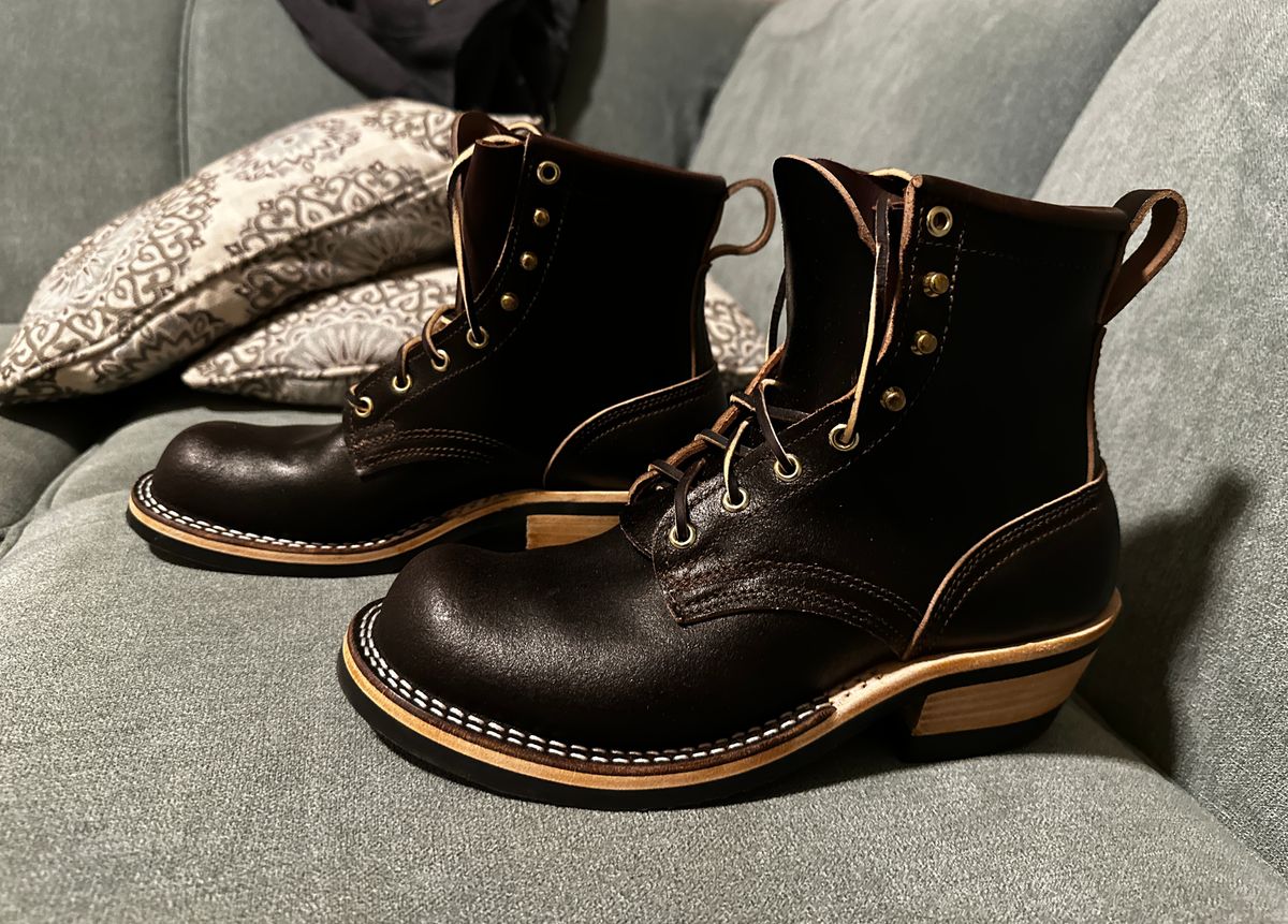 Photo by Moloch on September 11, 2025 of the Nicks Robert in Horween Brown Waxed Flesh.