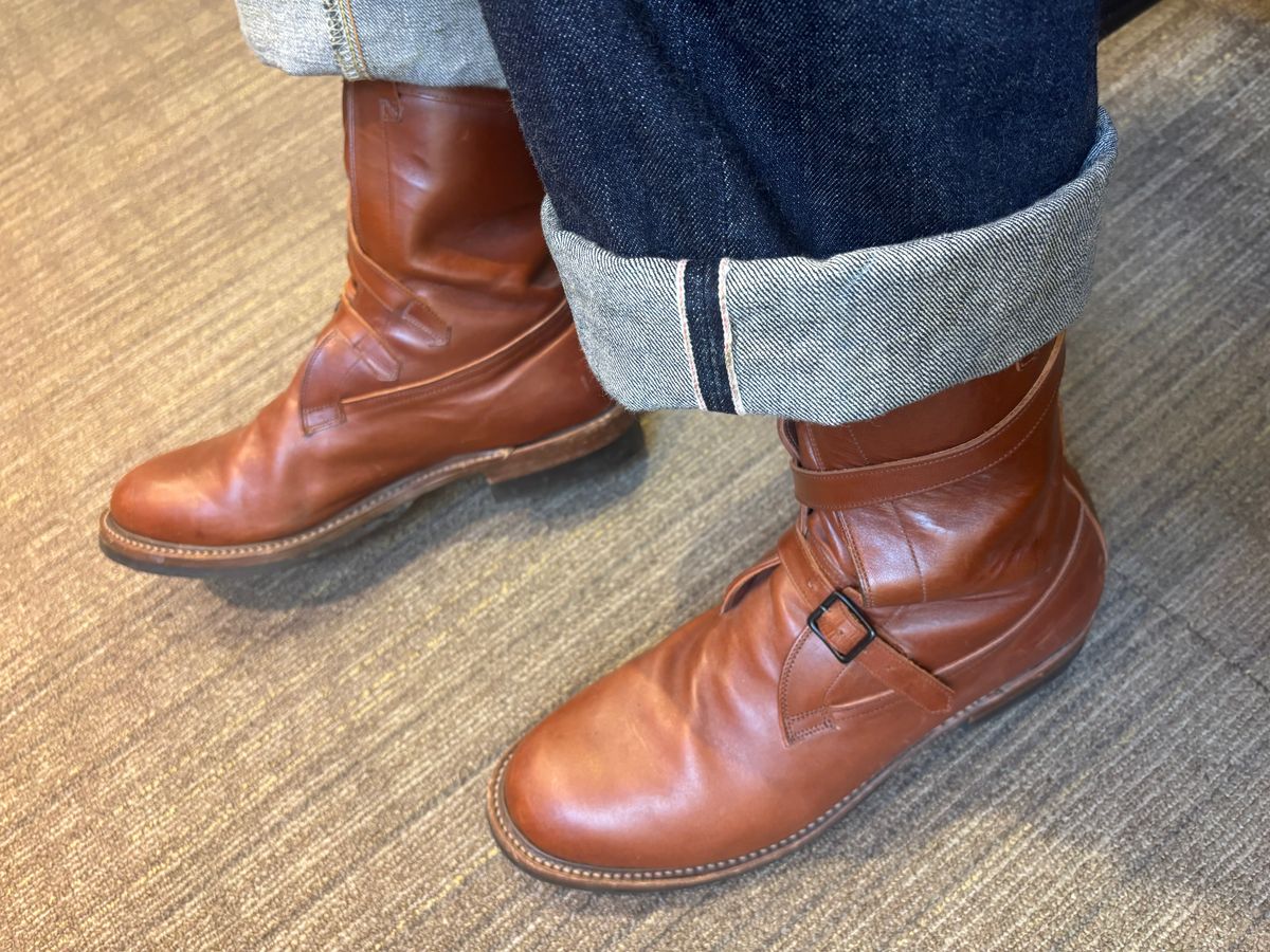 Photo by mulceber on July 2, 2025 of the Eastman Leather Tanker Boots in Russet Brown Horsehide.