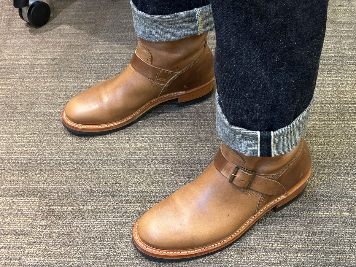 Photo by mulceber on August 9, 2025 of the John Lofgren Wabash Engineer Boots in Horween Natural Chromexcel.