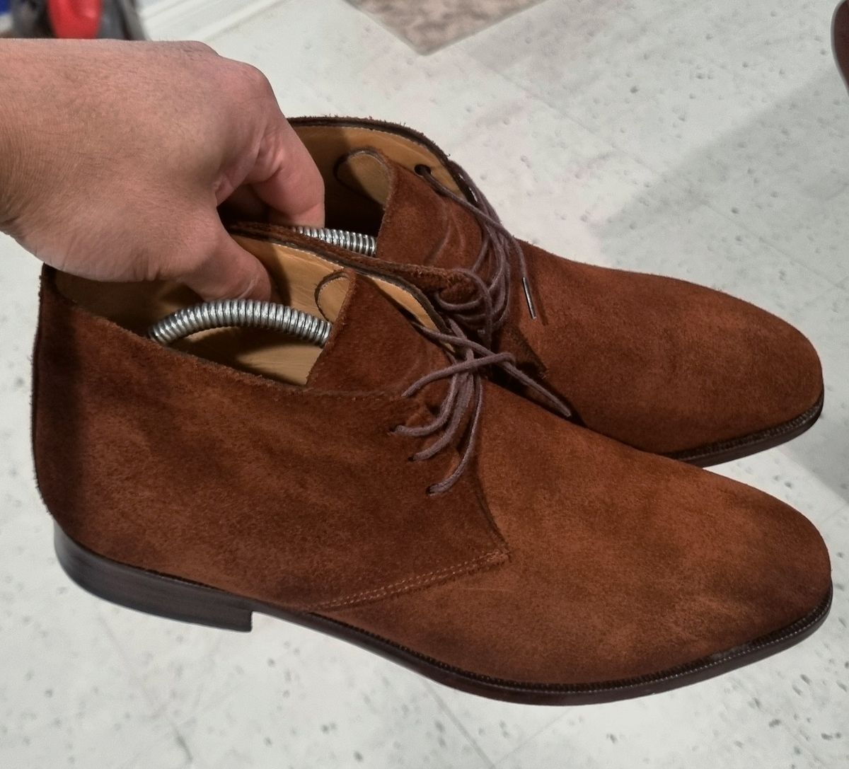 Photo by herculance on December 10, 2024 of the Jack Erwin Henry Chukka Boot in Sciarada Suede.