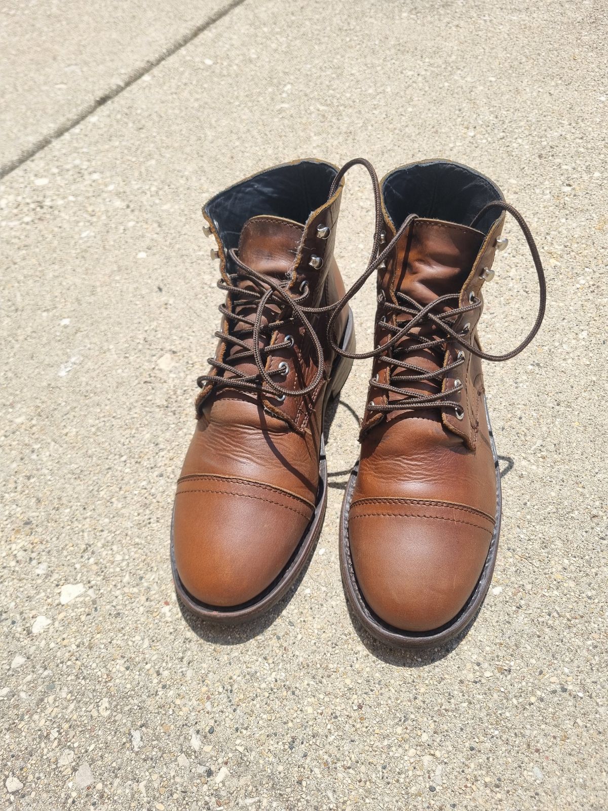 Photo by herculance on July 5, 2025 of the Thursday Captain in Thursday / Burnt Copper Rugged and Resilient.