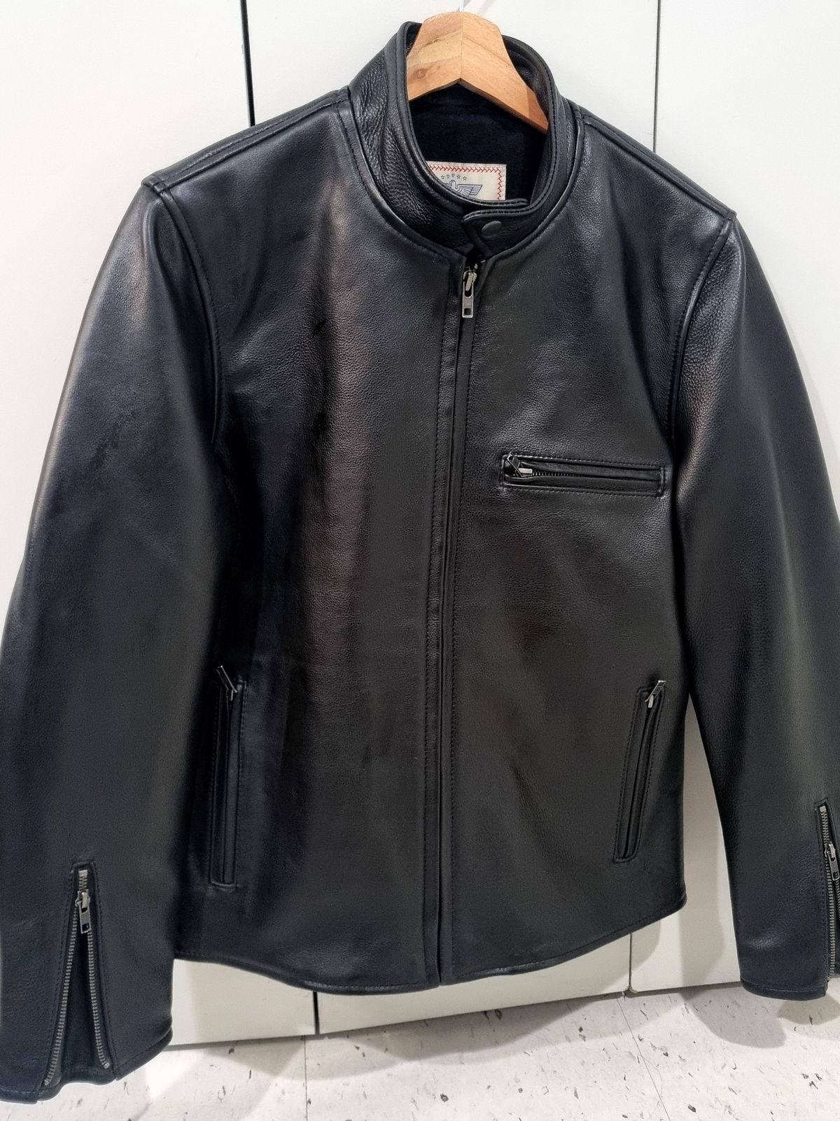 Photo by herculance on September 28, 2024 of the FiveStar Leather Custom Café Racer in FiveStar 1.4mm Steerhide & Wool Lining.