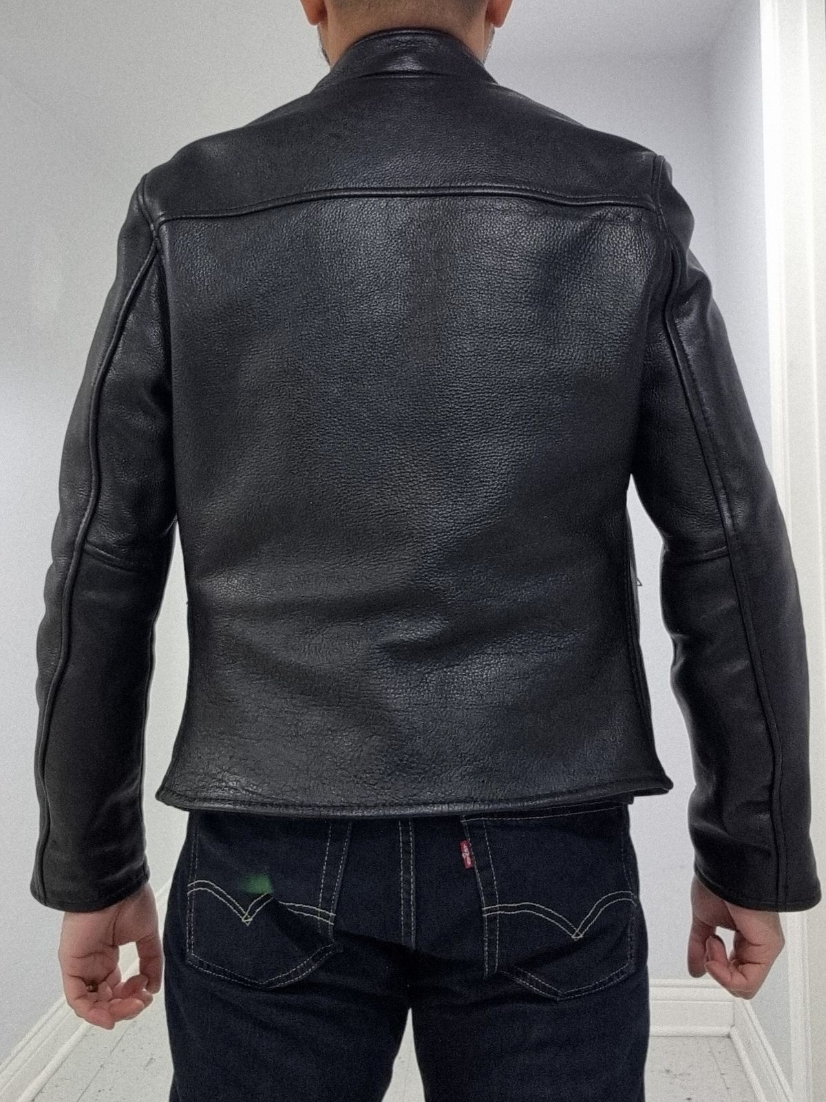 Photo by herculance on February 23, 2025 of the FiveStar Leather Custom Café Racer in FiveStar 1.4mm Steerhide & Wool Lining.
