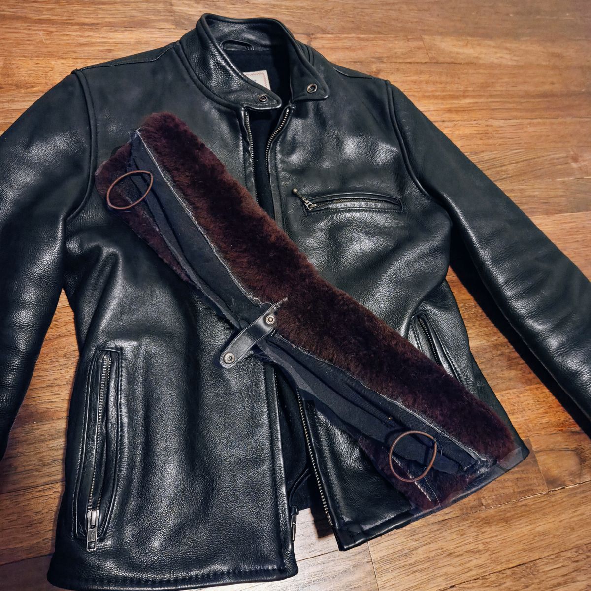 Photo by herculance on February 3, 2026 of the FiveStar Leather Custom Café Racer in FiveStar 1.4mm Steerhide Vegetable-Tanned & Wool Lining.