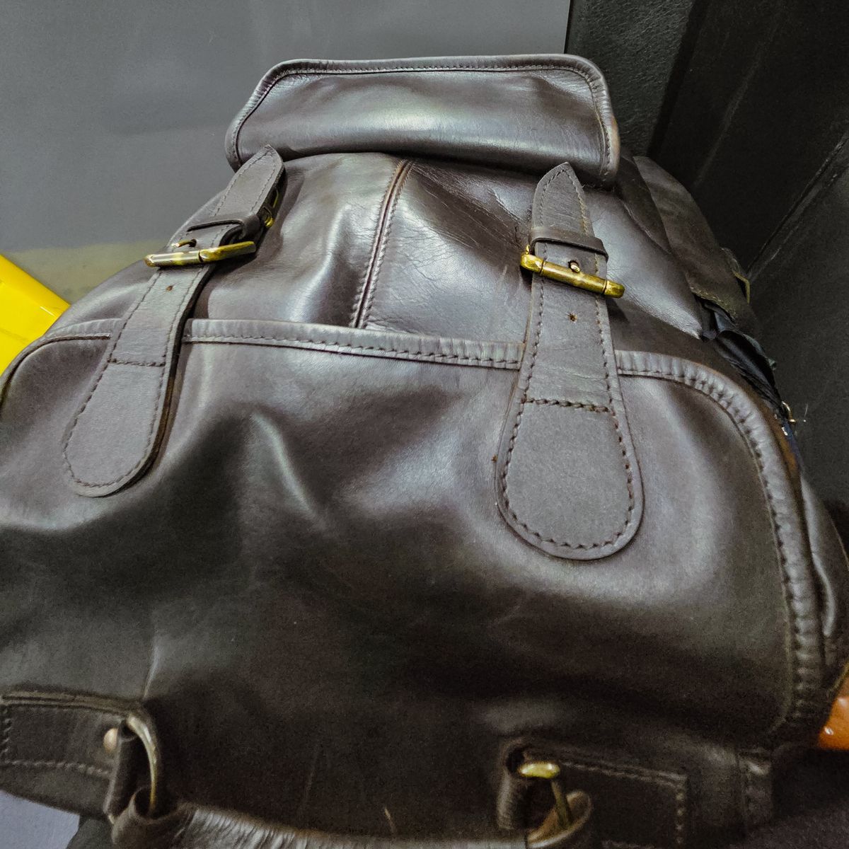 Photo by herculance on December 19, 2025 of the Mahi Leather The City Backpack in Vegetable-Tanned Indian Cowhide.