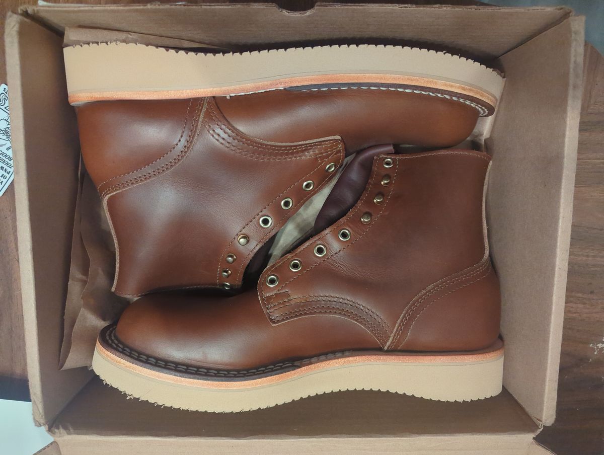 Photo by AndrewT31 on November 15, 2024 of the Nicks Nicks / DeltaArch in Horween&Seidel Shackleton Cognac.
