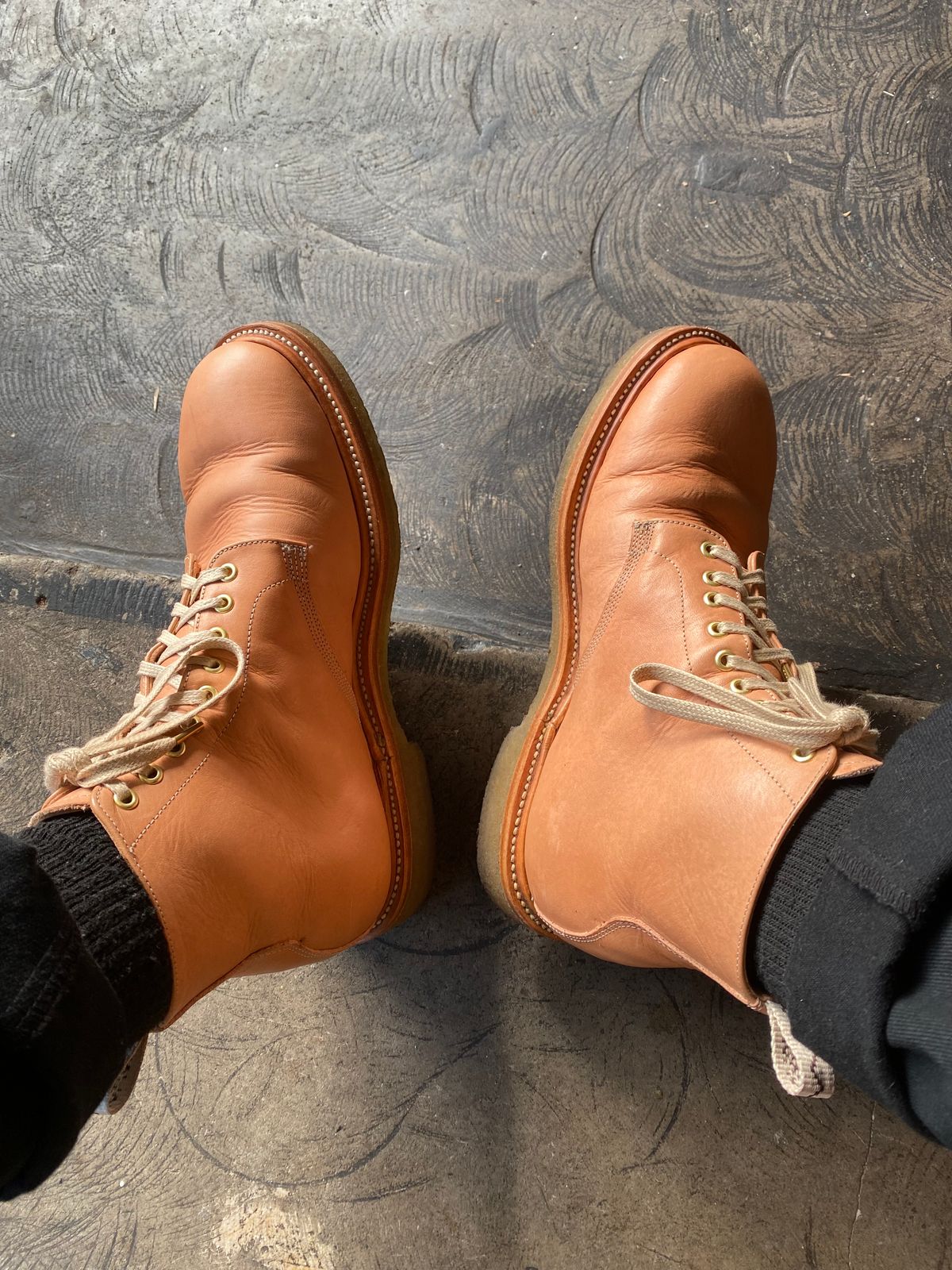 Photo by leezeppelin on April 16, 2025 of the Unmarked Super Natural Boots Veg Tan in Unknown Natural Veg Tan.