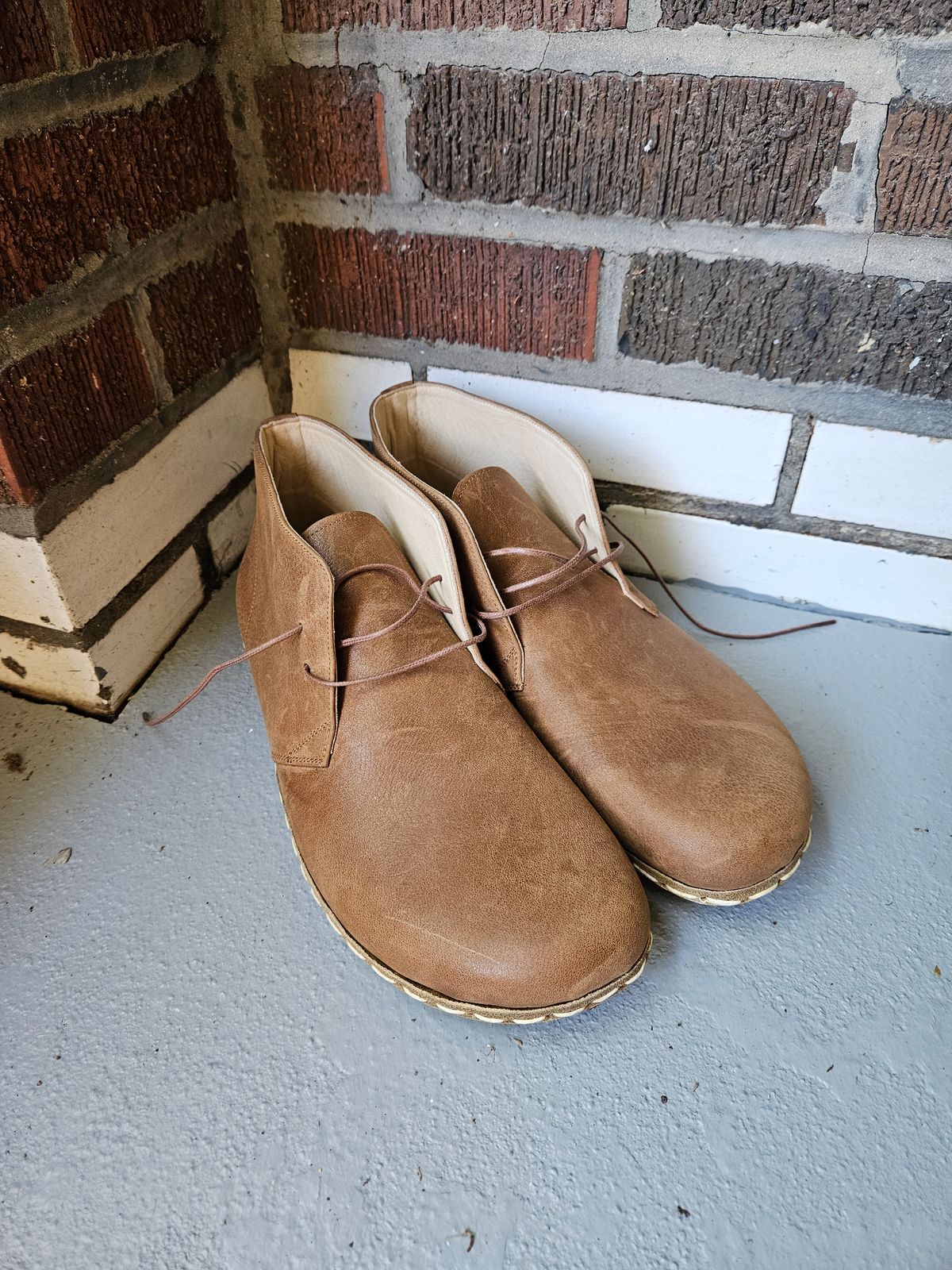 Photo by luekenator on September 30, 2025 of the Atlantis Handmade Shoes Oxford Barefoot Ankle Boots in Zaragoza Brown.