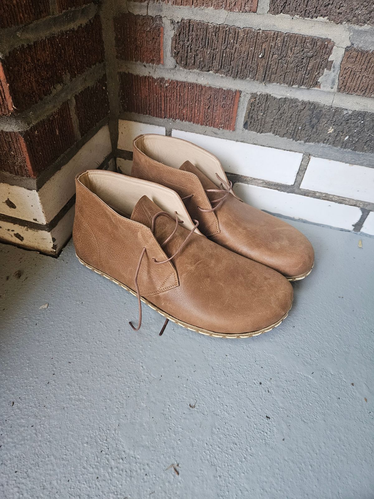 Photo by luekenator on October 1, 2025 of the Atlantis Handmade Shoes Oxford Barefoot Ankle Boots in Zaragoza Brown.