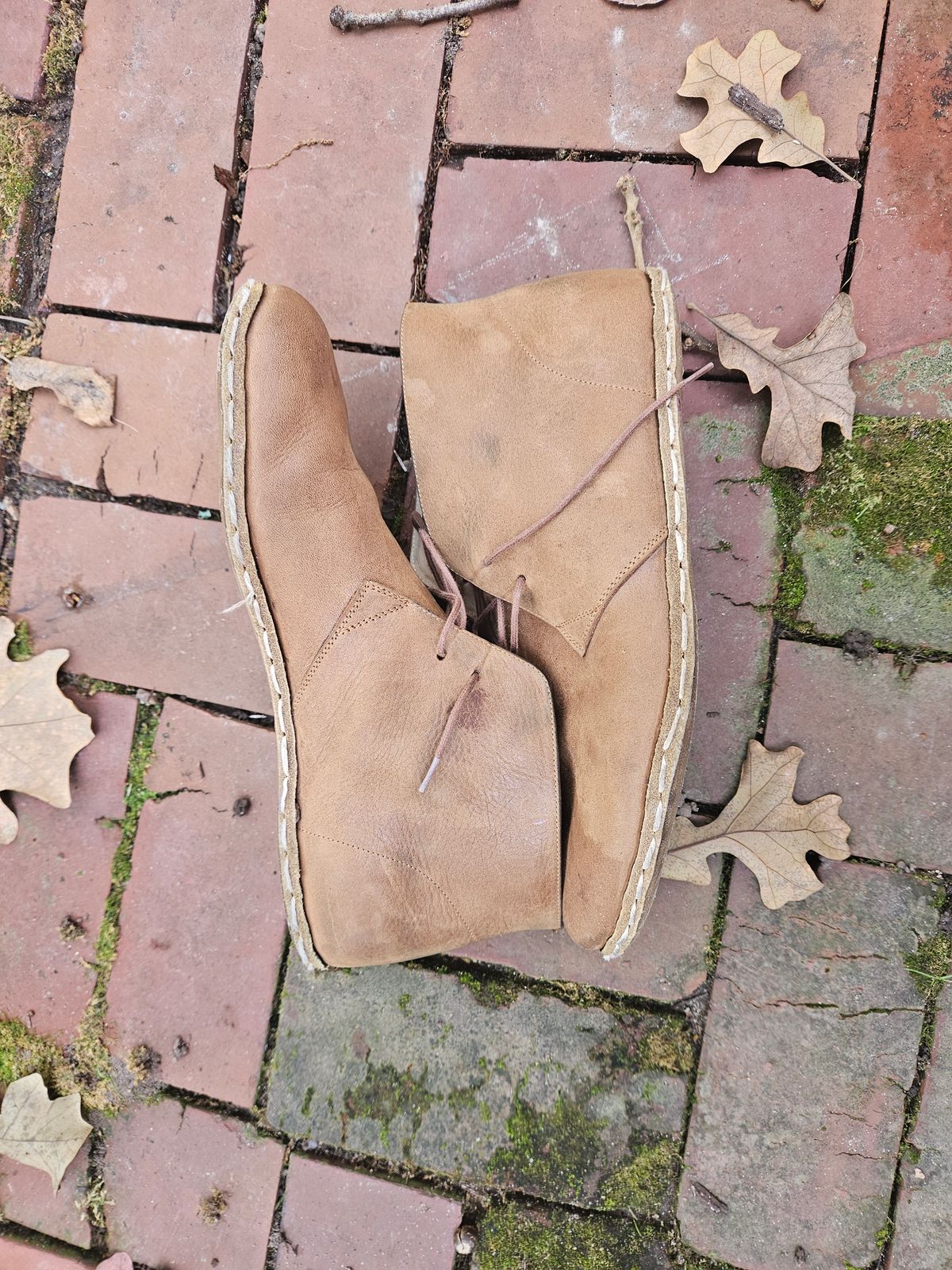 Photo by luekenator on November 4, 2025 of the Atlantis Handmade Shoes Oxford Barefoot Ankle Boots in Zaragoza Brown.