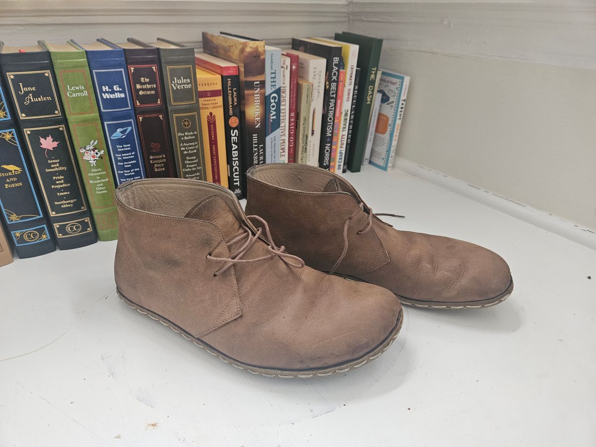 Photo by luekenator on December 2, 2025 of the Atlantis Handmade Shoes Oxford Barefoot Ankle Boots in Zaragoza Brown.