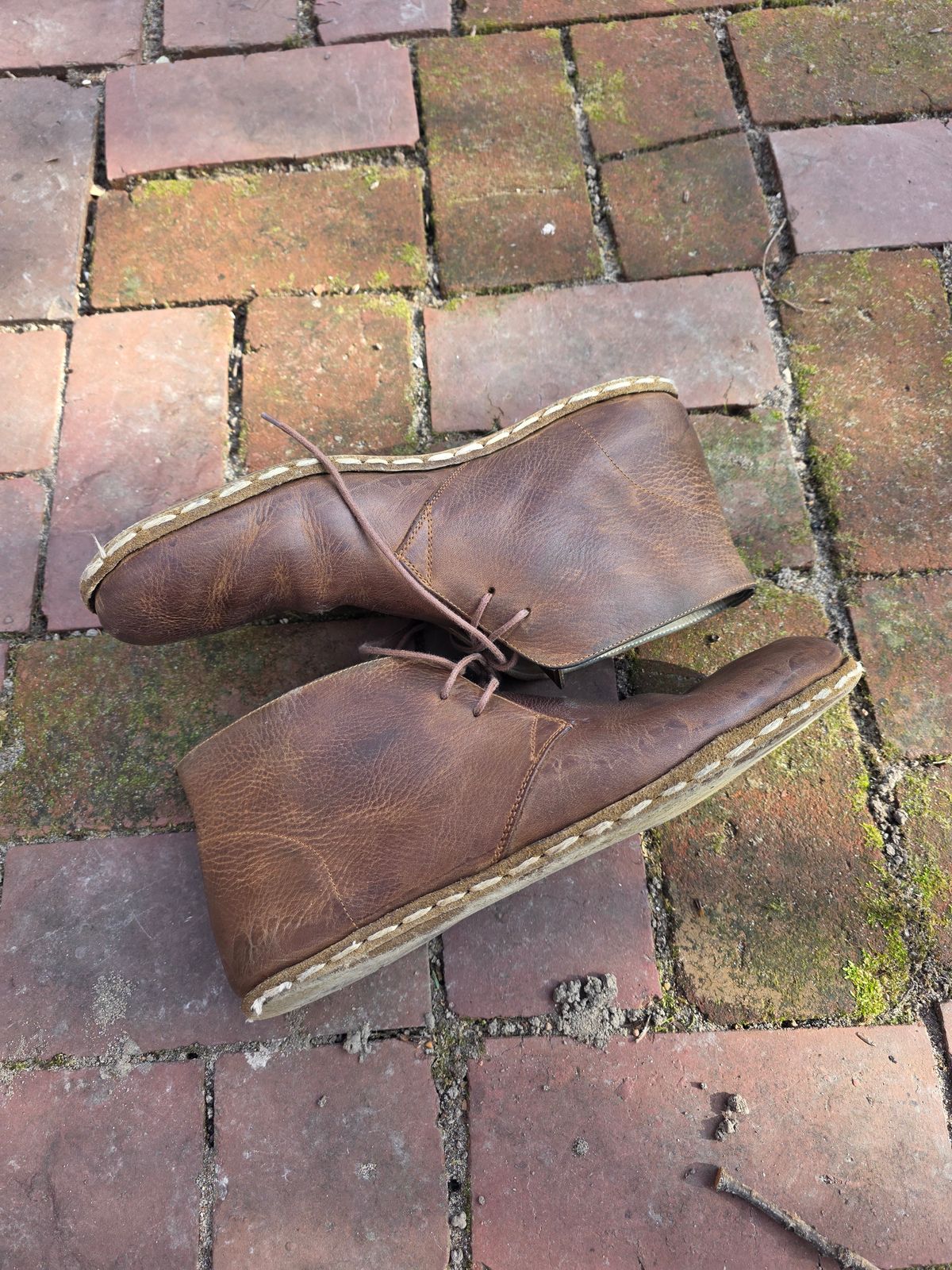 Photo by luekenator on January 5, 2026 of the Atlantis Handmade Shoes Oxford Barefoot Ankle Boots in Zaragoza Brown.