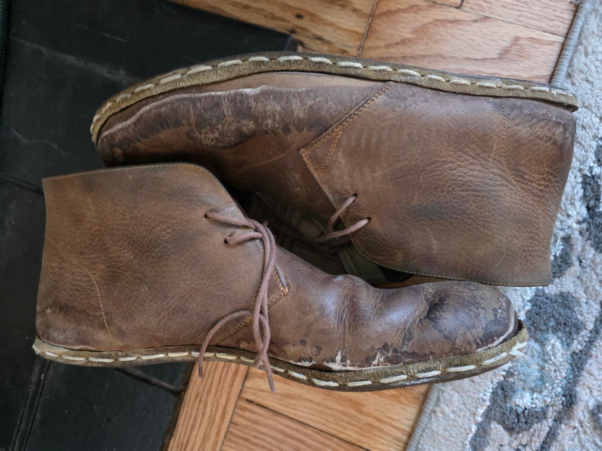 Photo by luekenator on February 4, 2026 of the Atlantis Handmade Shoes Oxford Barefoot Ankle Boots in Zaragoza Brown.