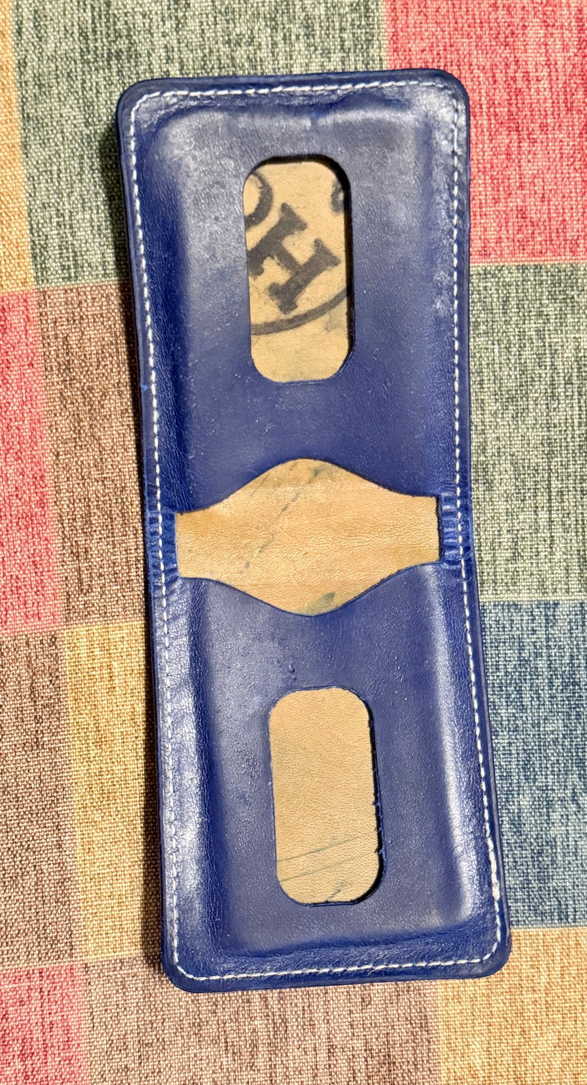 Photo by wk on January 6, 2026 of the Guarded Goods Stronghold Wallet in Navy Shell Cordovan and Navy Cypress Horsehide Horween (USA.