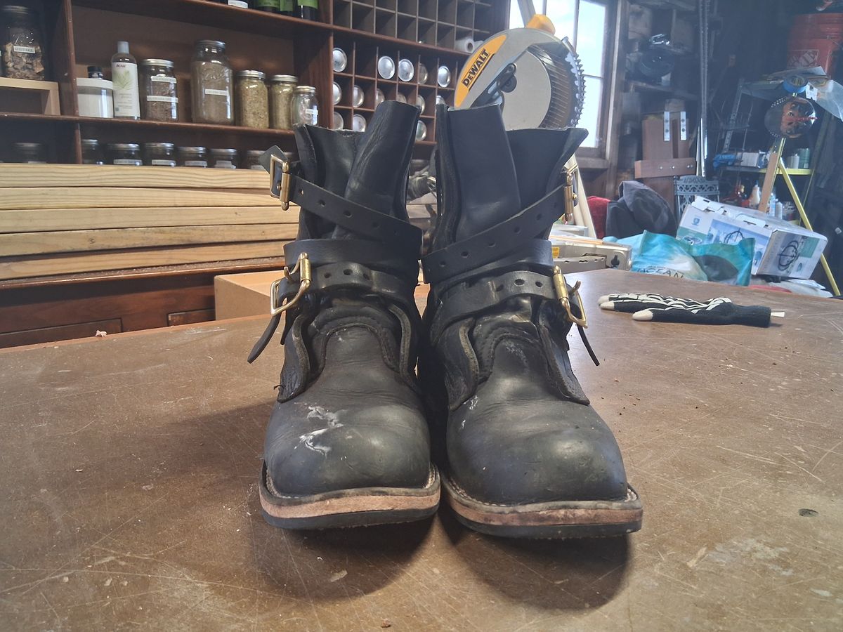 Photo by bootsndogs on January 5, 2026 of the Nicks TankerPro in Seidel 1964 Black.