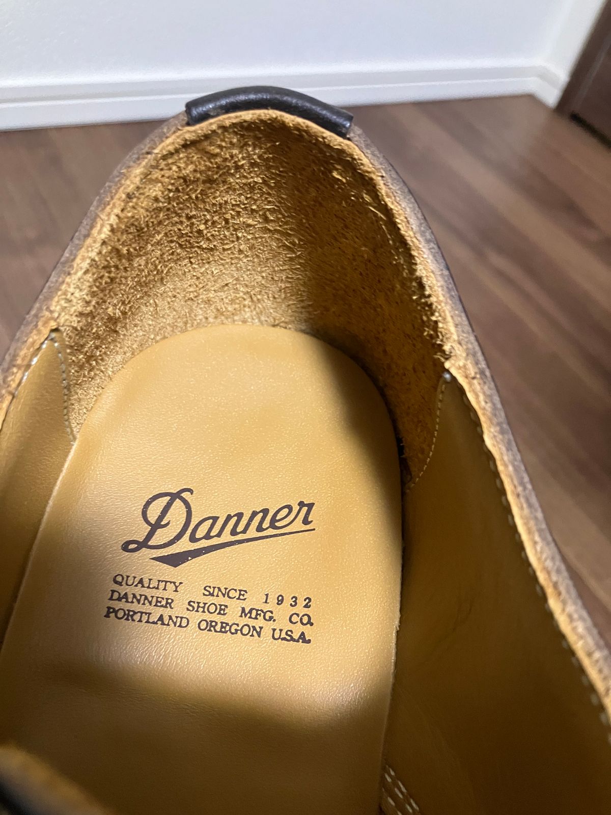 Photo by maru on September 16, 2024 of the Danner Moreland Oxford in Horween Black Chromexcel.