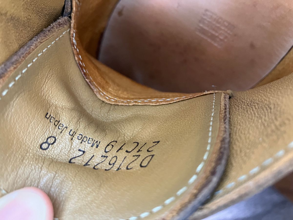 Photo by maru on December 4, 2024 of the Danner Moreland Oxford in Horween Black Chromexcel.