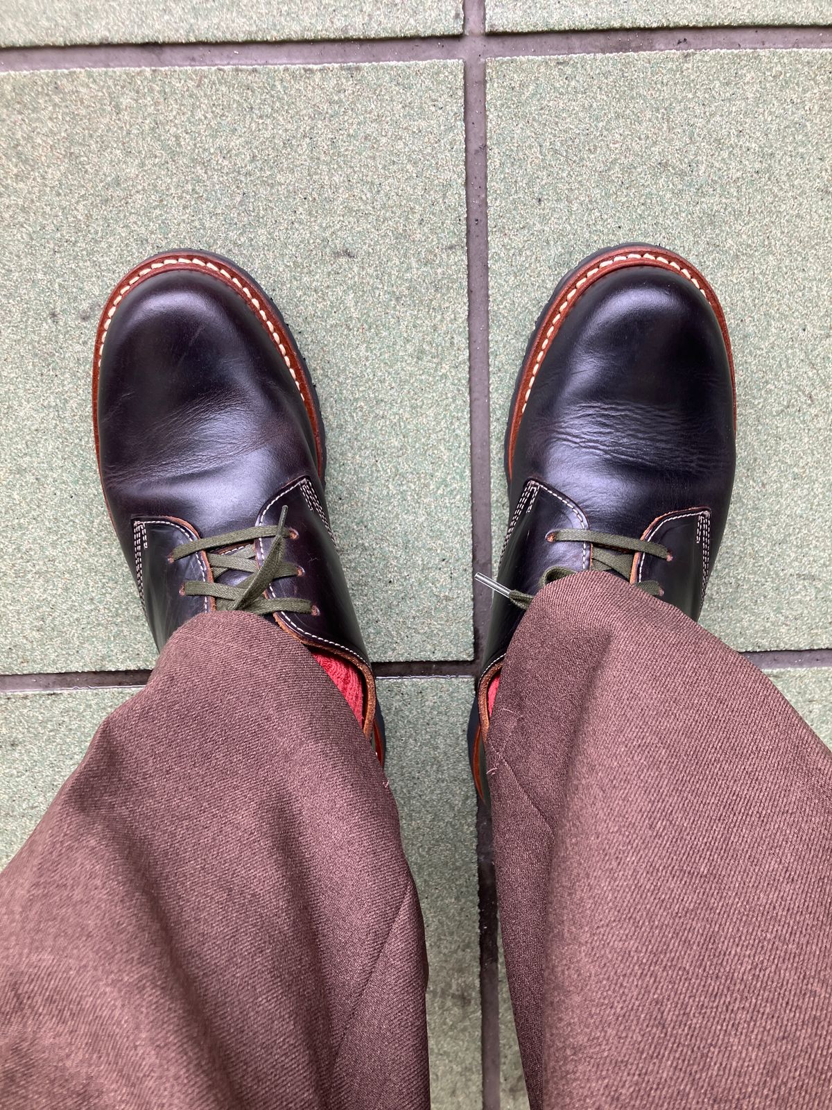 Photo by maru on March 12, 2025 of the Danner Moreland Oxford in Horween Black Chromexcel.