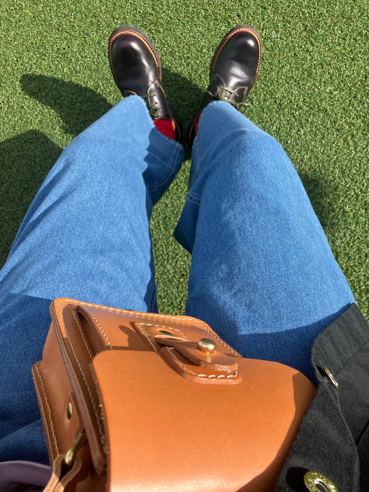 Photo by maru on April 6, 2025 of the Danner Moreland Oxford in Horween Black Chromexcel.