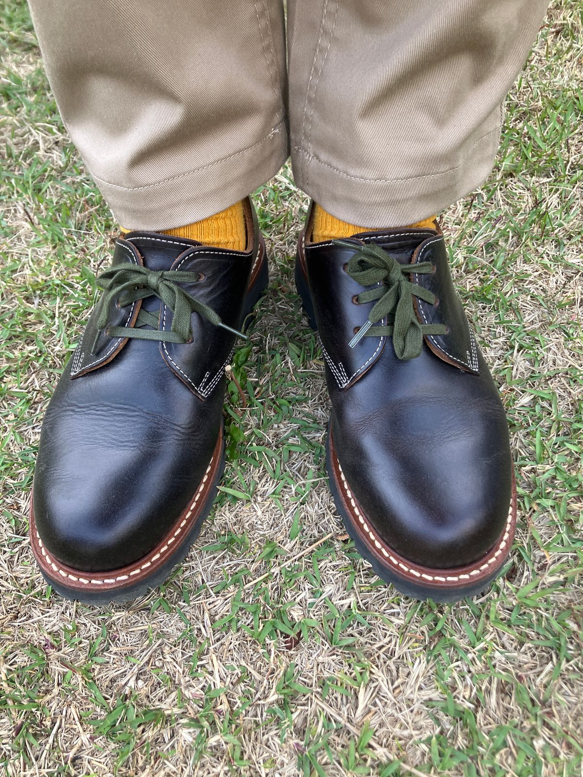 Photo by maru on May 5, 2025 of the Danner Moreland Oxford in Horween Black Chromexcel.