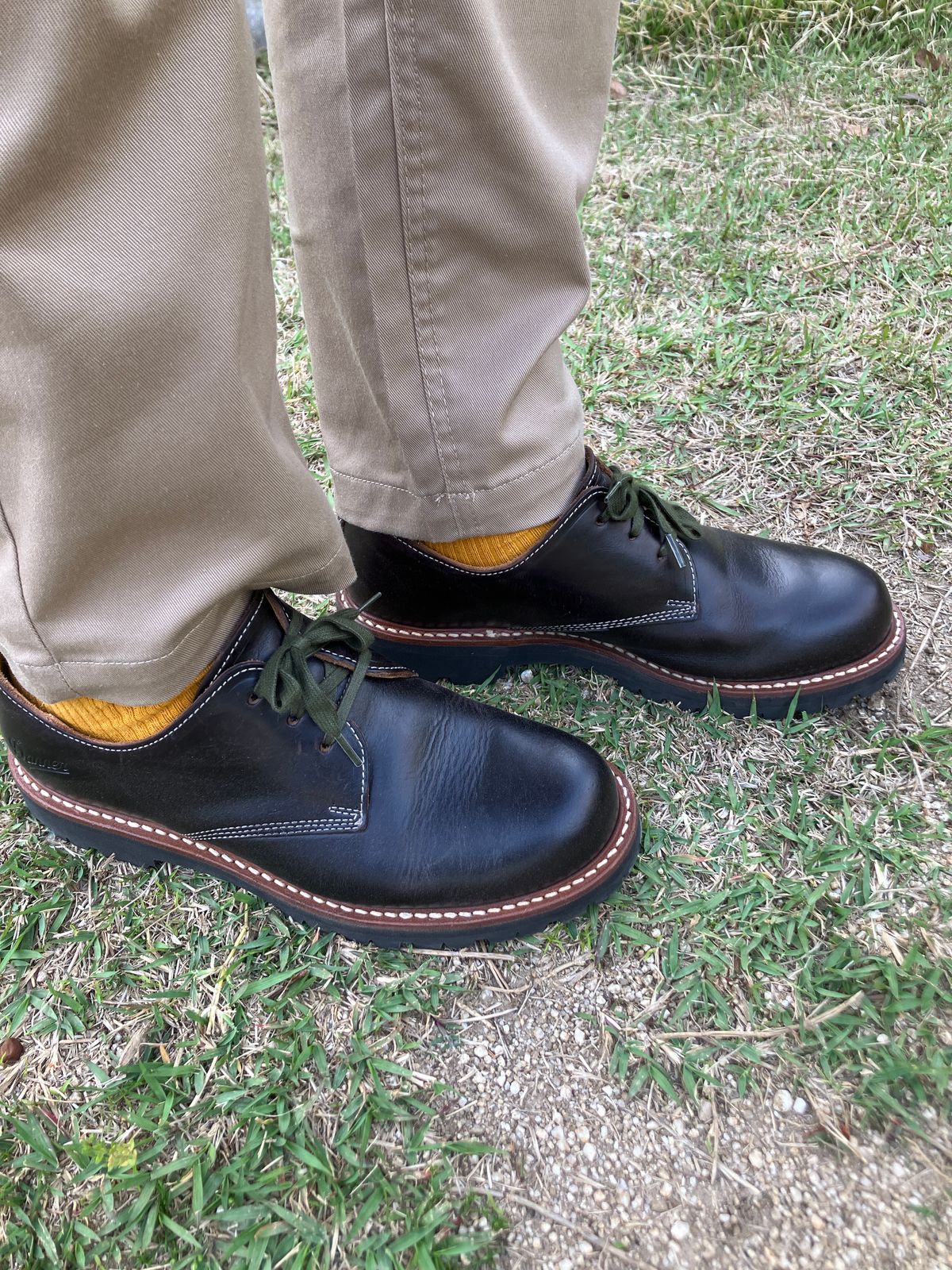 Photo by maru on May 5, 2025 of the Danner Moreland Oxford in Horween Black Chromexcel.