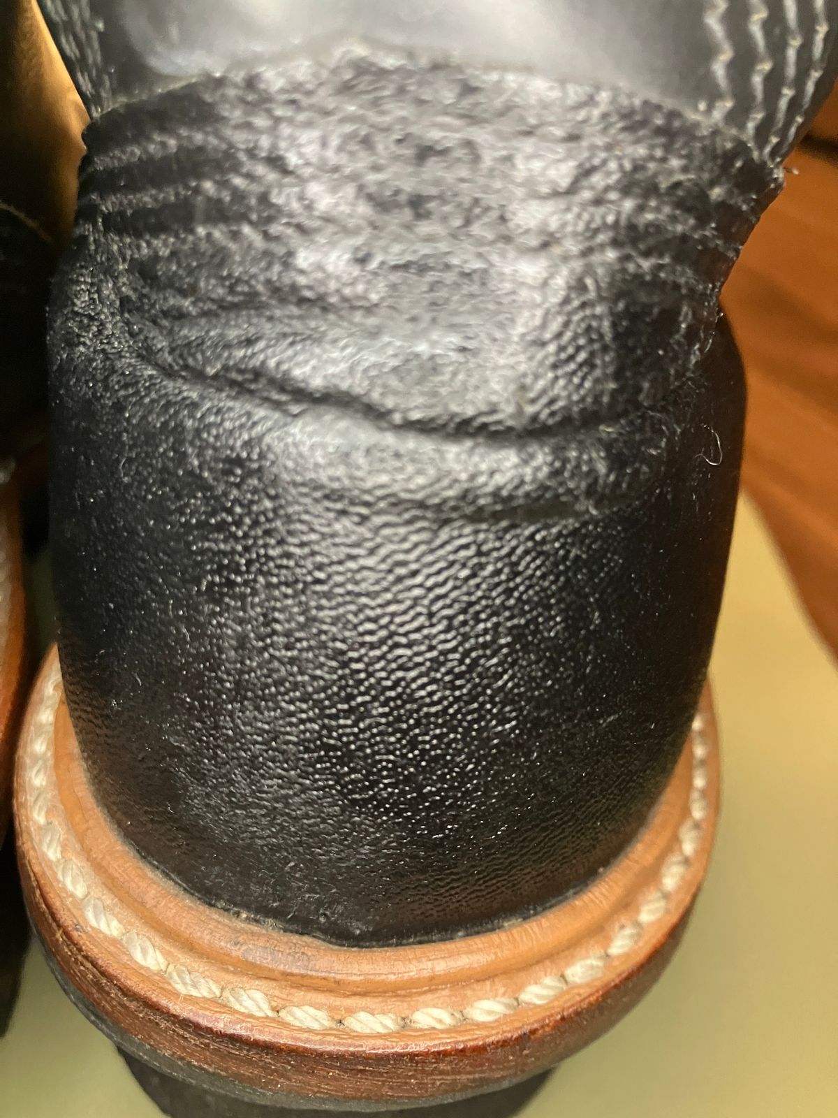 Photo by maru on May 18, 2025 of the Red Wing 8210 Logger Boots in S.B. Foot Black Chrome.