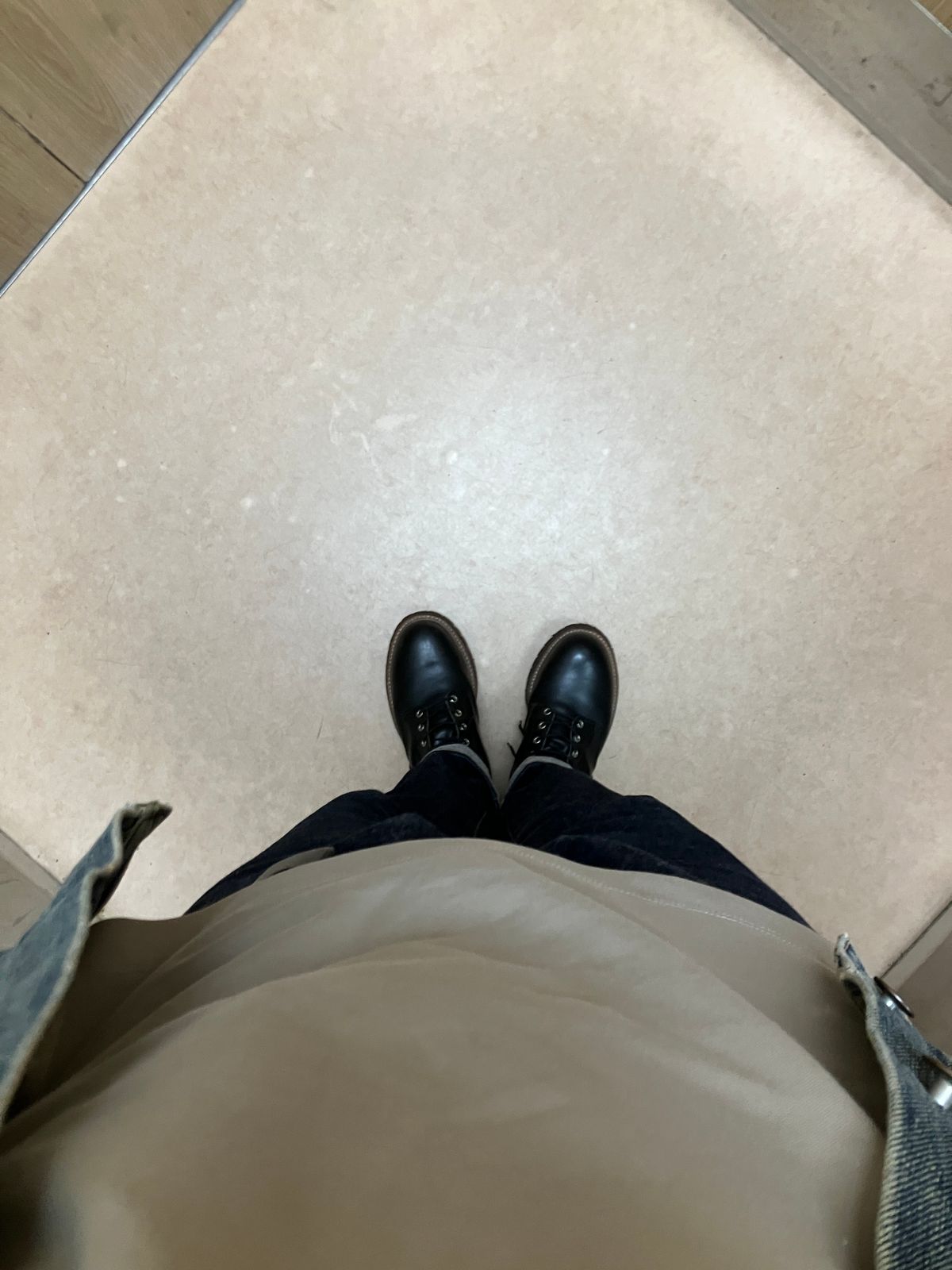 Photo by maru on June 14, 2025 of the Red Wing 8210 Logger Boots in S.B. Foot Black Chrome.