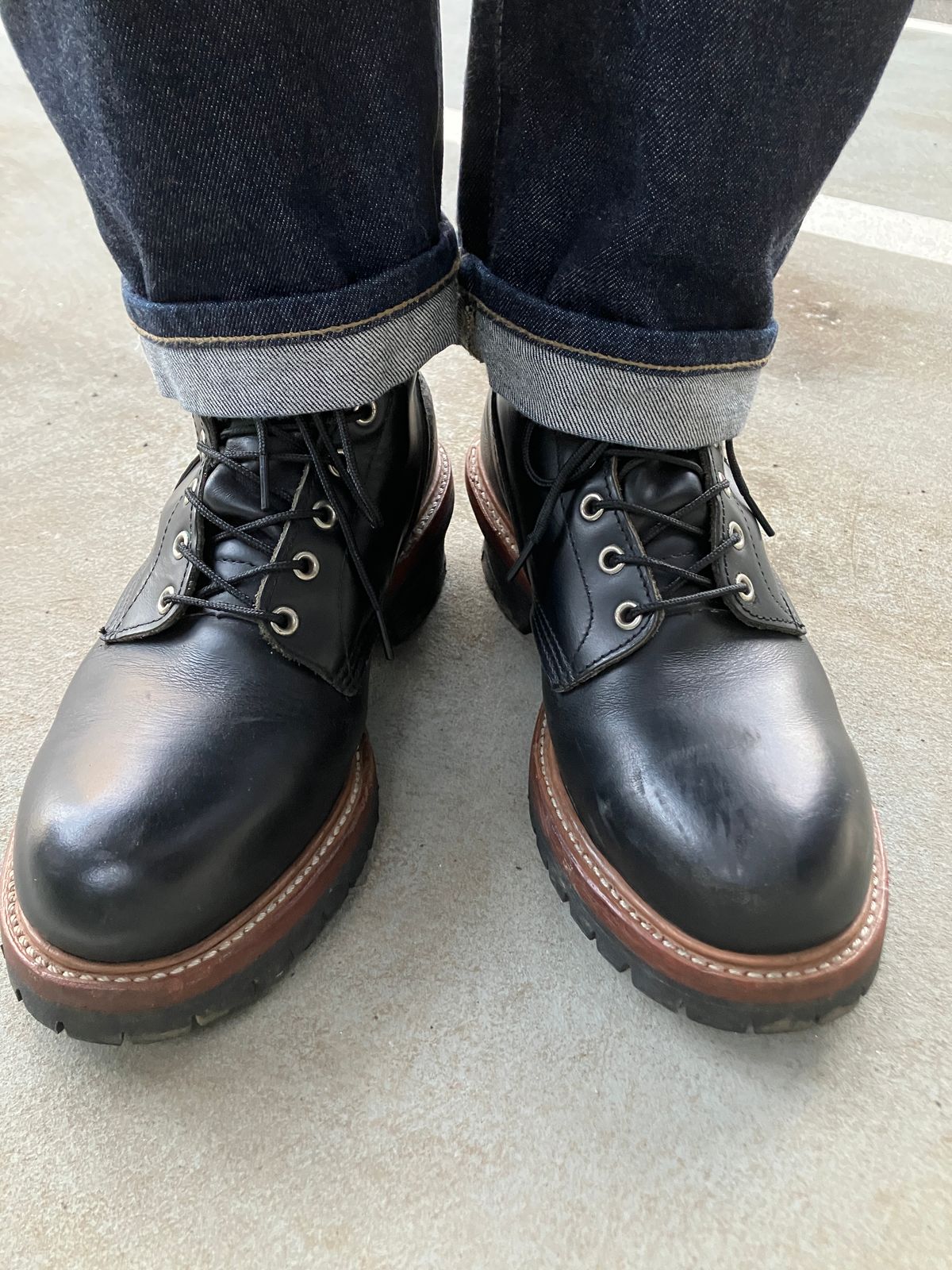 Photo by maru on June 21, 2025 of the Red Wing 8210 Logger Boots in S.B. Foot Black Chrome.
