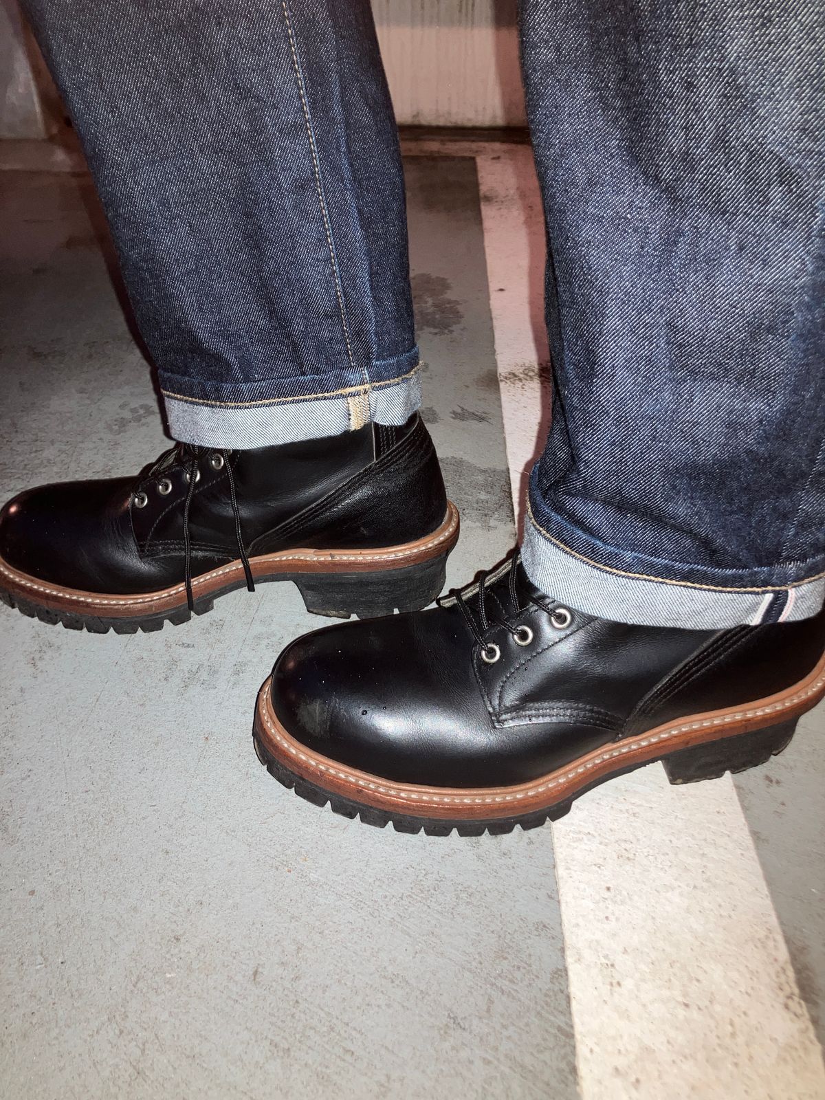 Photo by maru on June 14, 2025 of the Red Wing 8210 Logger Boots in S.B. Foot Black Chrome.