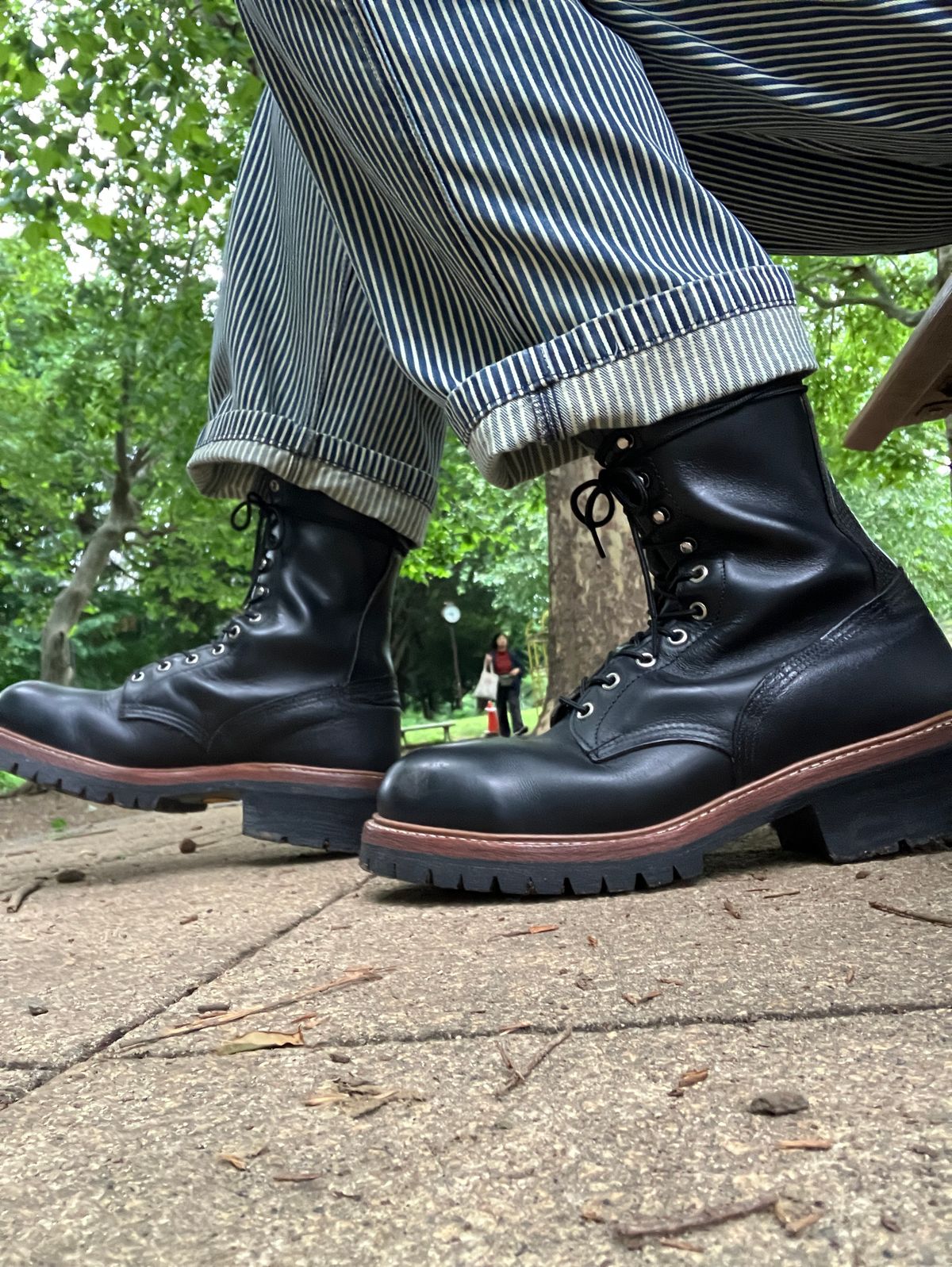 Photo by maru on May 25, 2025 of the Red Wing 8210 Logger Boots in S.B. Foot Black Chrome.
