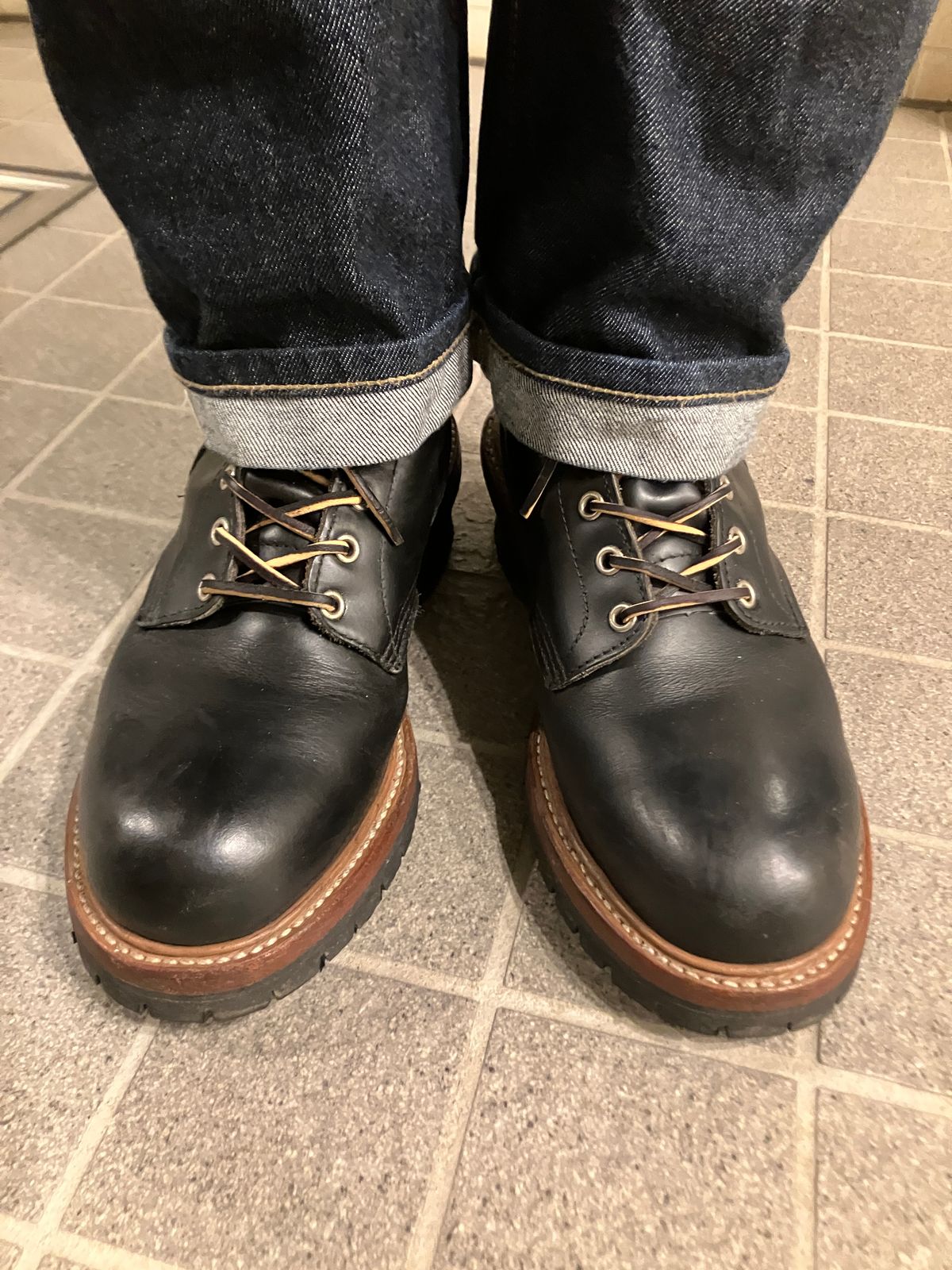 Photo by maru on July 16, 2025 of the Red Wing 8210 Logger Boots in S.B. Foot Black Chrome.