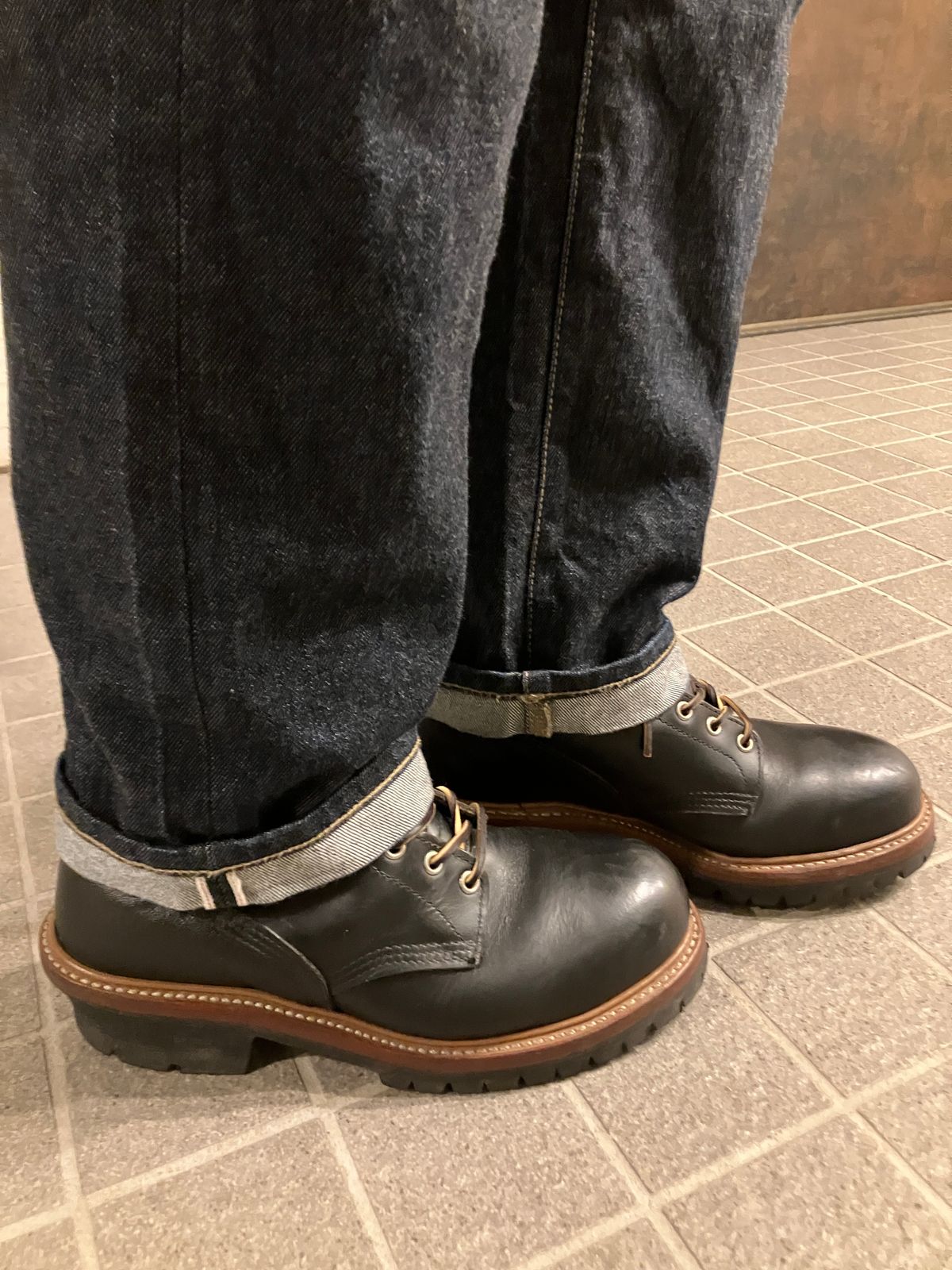 Photo by maru on July 16, 2025 of the Red Wing 8210 Logger Boots in S.B. Foot Black Chrome.