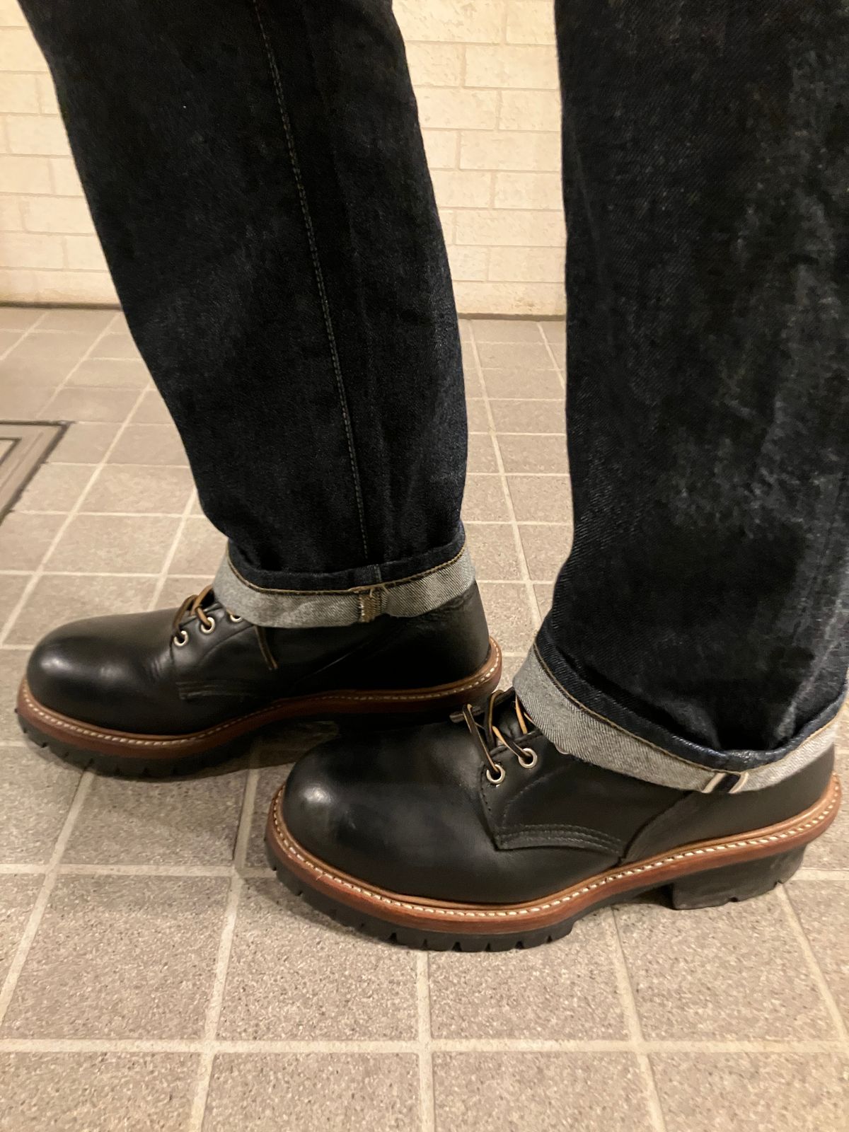 Photo by maru on July 16, 2025 of the Red Wing 8210 Logger Boots in S.B. Foot Black Chrome.