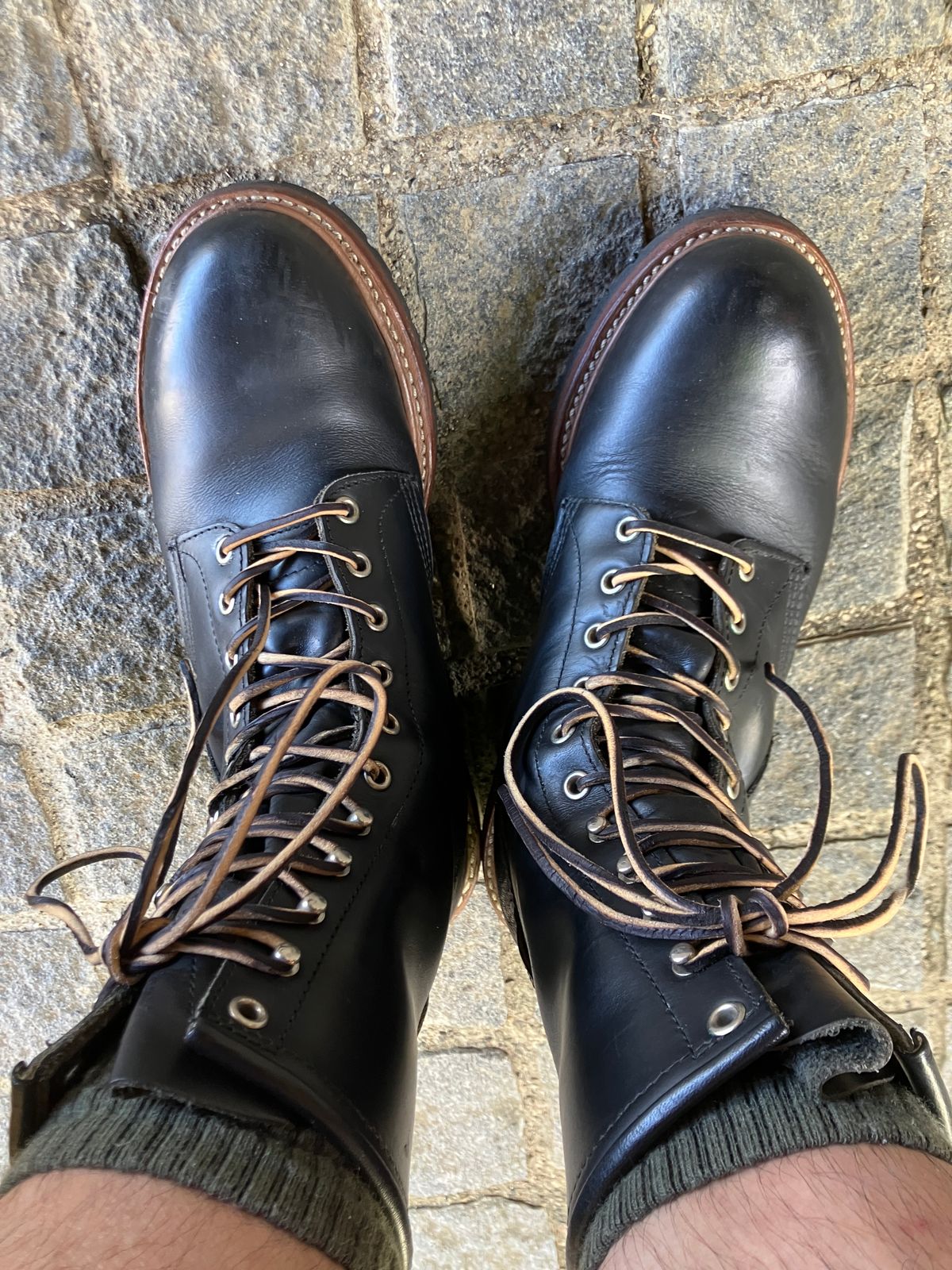 Photo by maru on July 19, 2025 of the Red Wing 8210 Logger Boots in S.B. Foot Black Chrome.