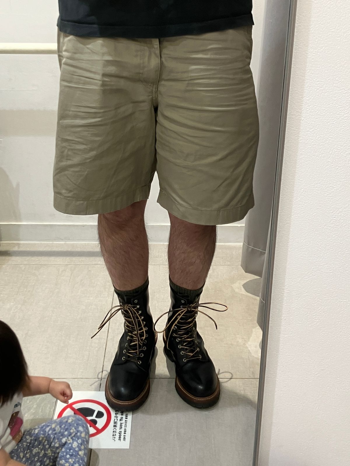 Photo by maru on July 19, 2025 of the Red Wing 8210 Logger Boots in S.B. Foot Black Chrome.