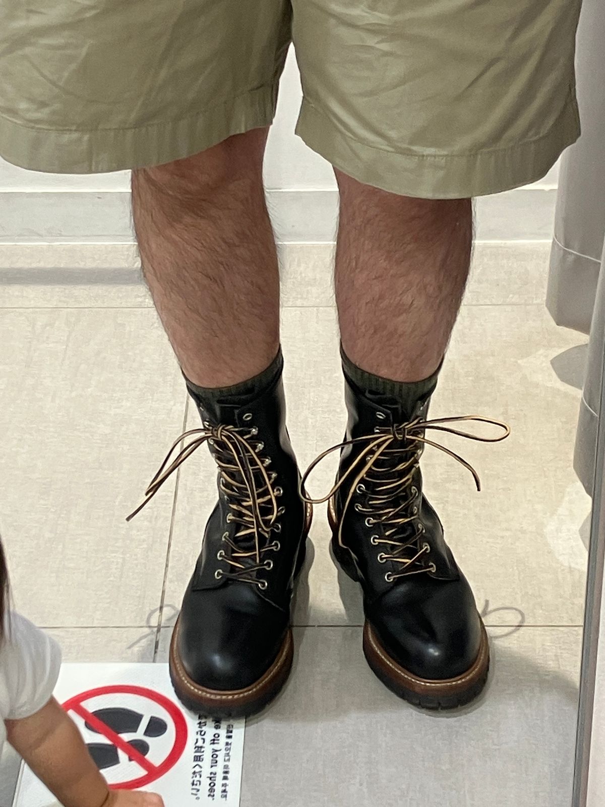 Photo by maru on July 19, 2025 of the Red Wing 8210 Logger Boots in S.B. Foot Black Chrome.