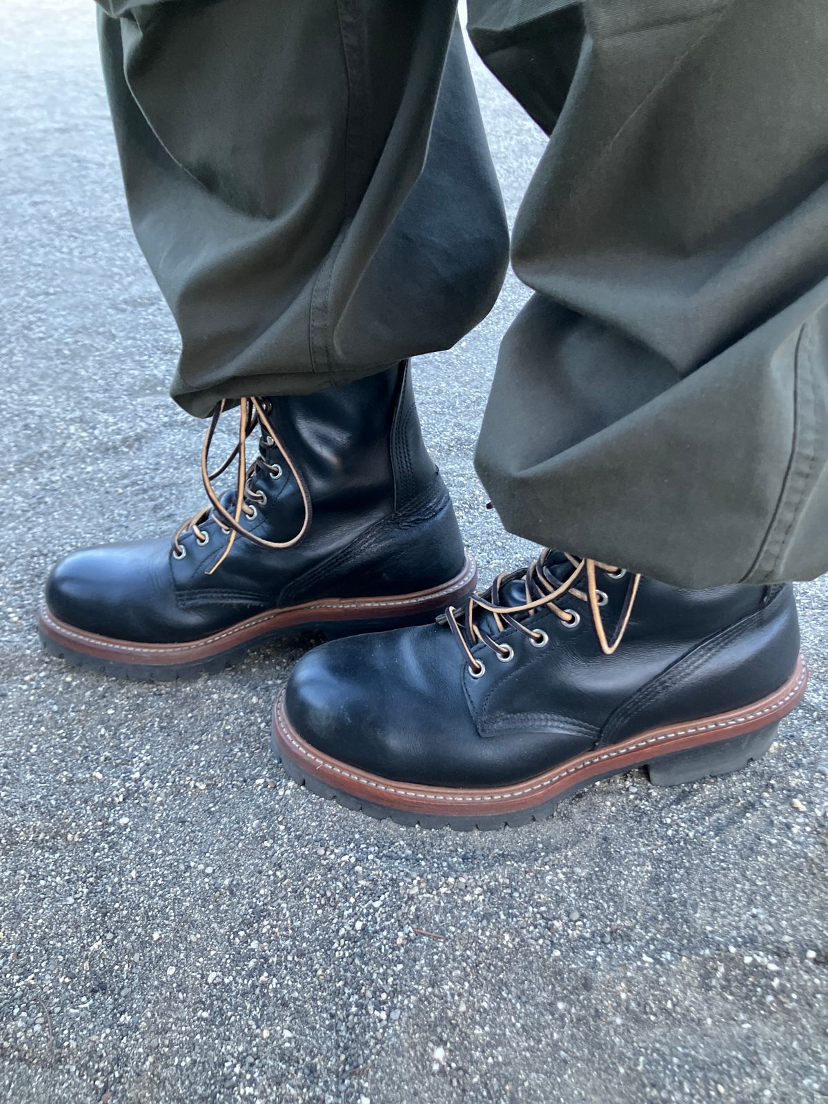 Photo by maru on July 21, 2025 of the Red Wing 8210 Logger Boots in S.B. Foot Black Chrome.