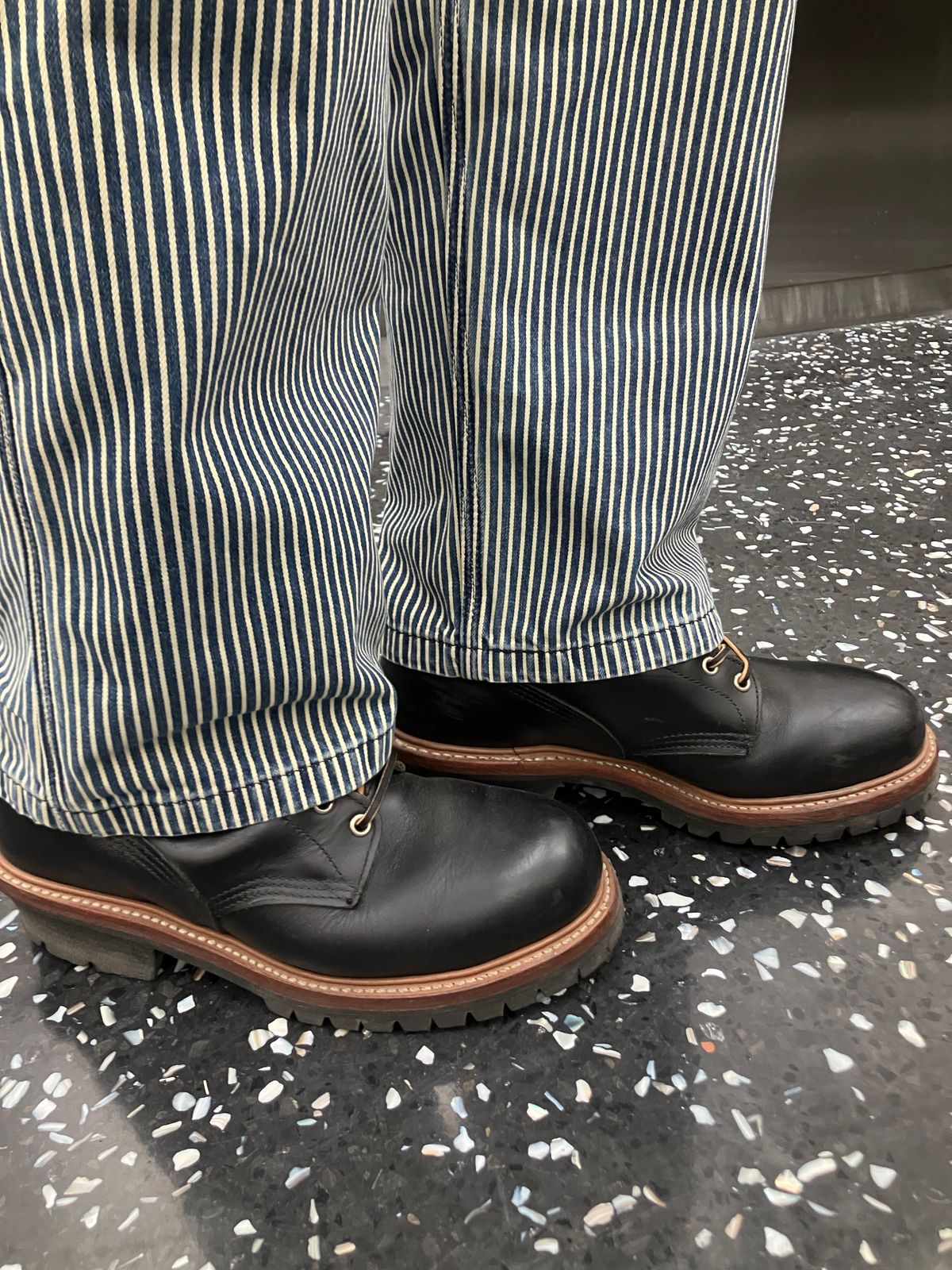 Photo by maru on July 31, 2025 of the Red Wing 8210 Logger Boots in S.B. Foot Black Chrome.