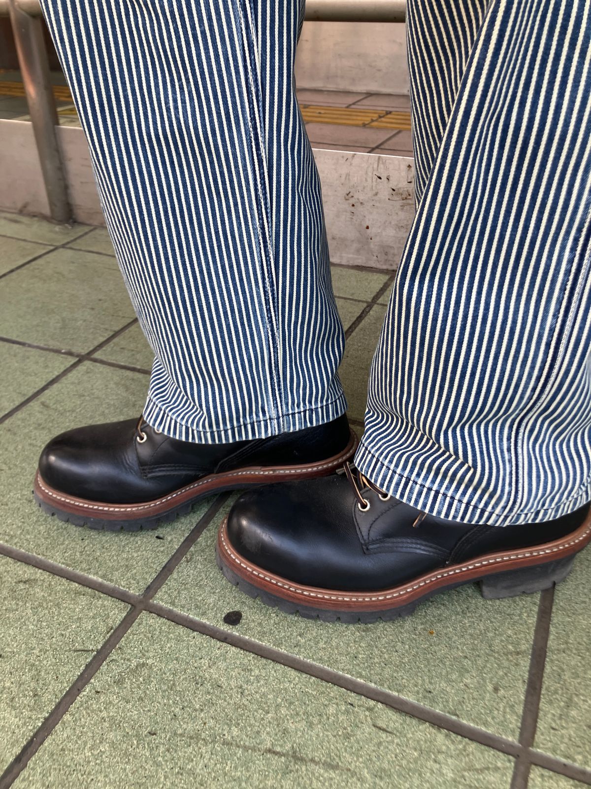 Photo by maru on July 31, 2025 of the Red Wing 8210 Logger Boots in S.B. Foot Black Chrome.